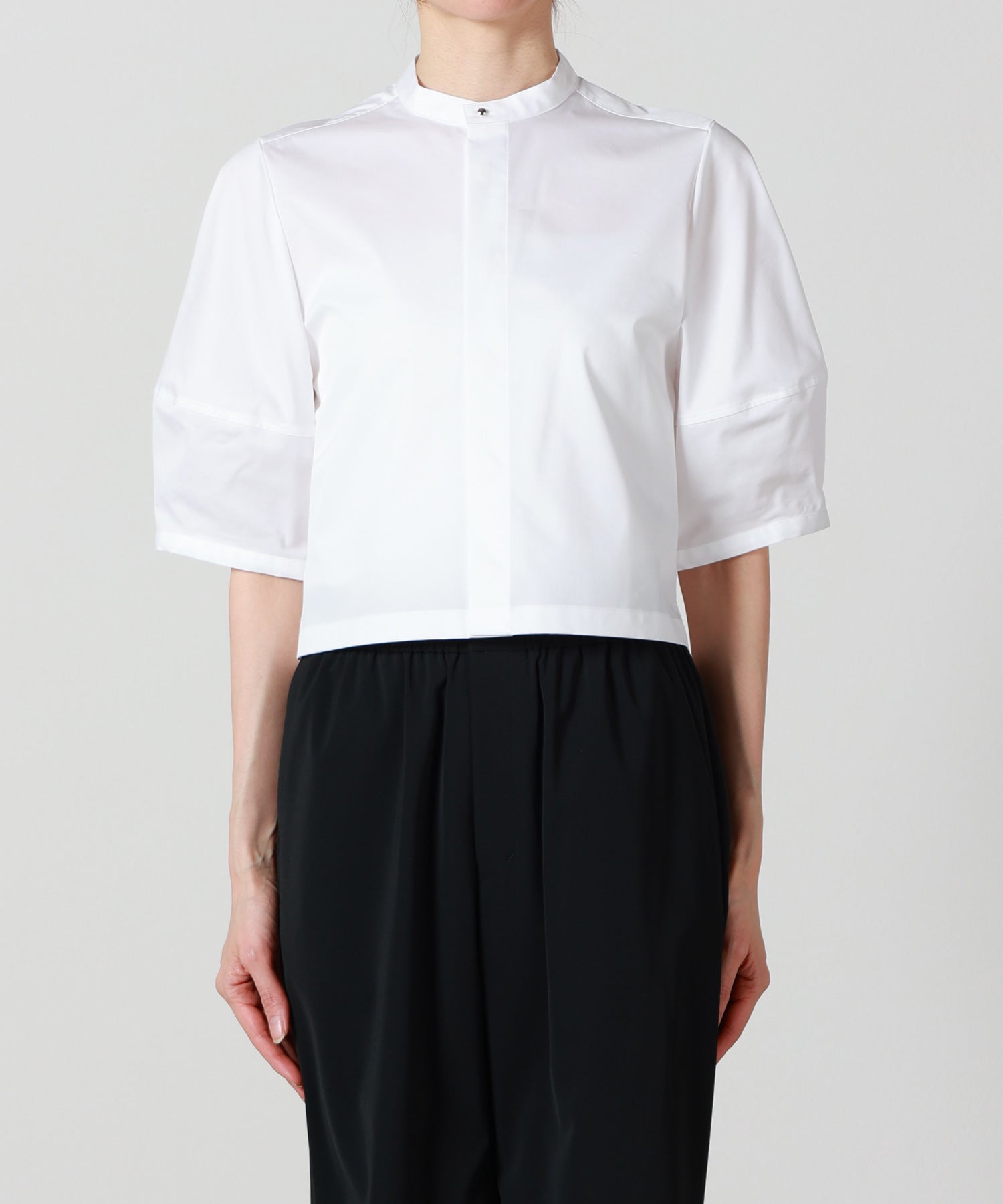 HYKE(ハイク)】 TC BALLOON SLEEVE CROPPED BLOUSE｜PARIGOT ONLINE