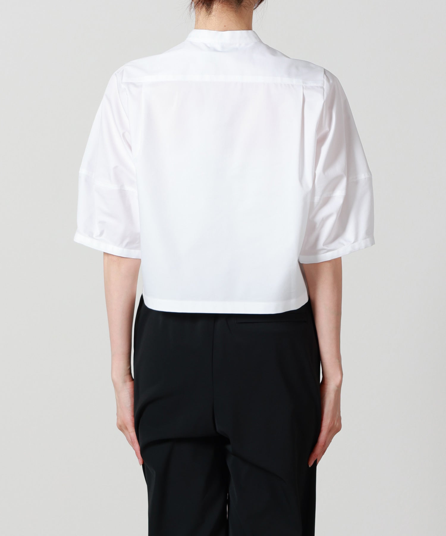 HYKE(ハイク)】 TC BALLOON SLEEVE CROPPED BLOUSE｜PARIGOT ONLINE