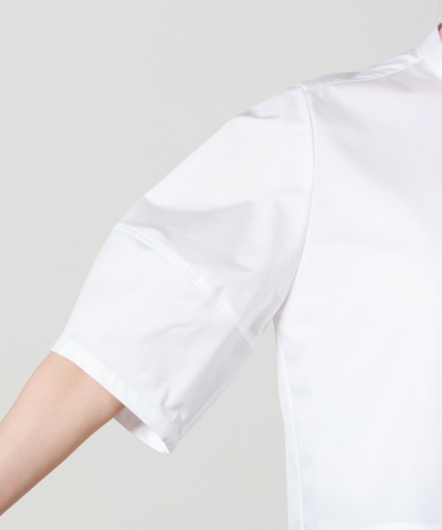 HYKE(ハイク)】 TC BALLOON SLEEVE CROPPED BLOUSE｜PARIGOT ONLINE