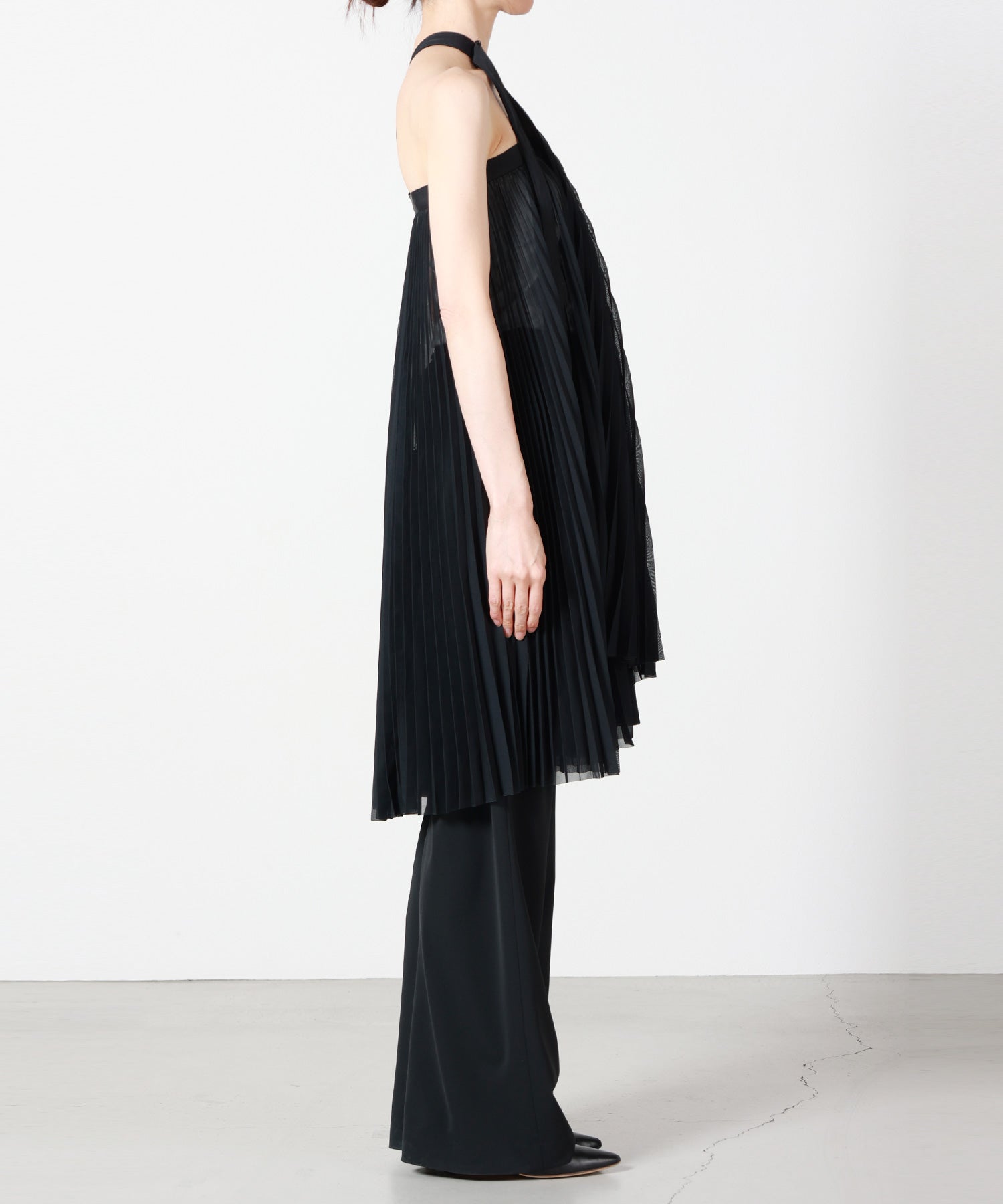 HYKE(ハイク)】 SHEER PLEATED WRAP DRESS|PARIGOT ONLINE(パリゴ HYKE(ハイク)】 SHEER PLEATED WRAP DRESS|PARIGOT ONLINE(パリゴ