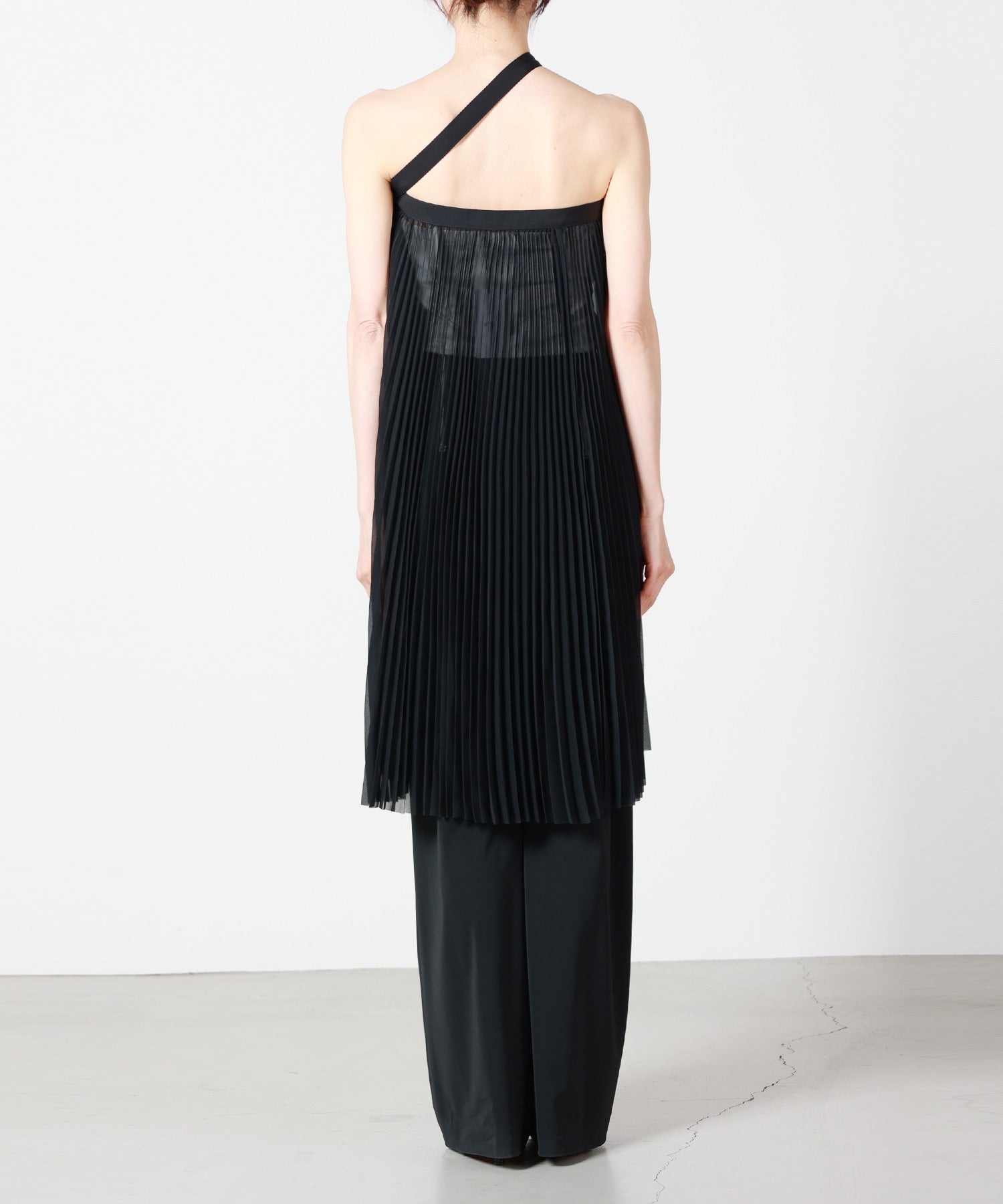  HYKE プリーツドレス　ブラック HYKE(ハイク)】 SHEER PLEATED WRAP DRESS｜PARIGOT ONLINE（パリゴ