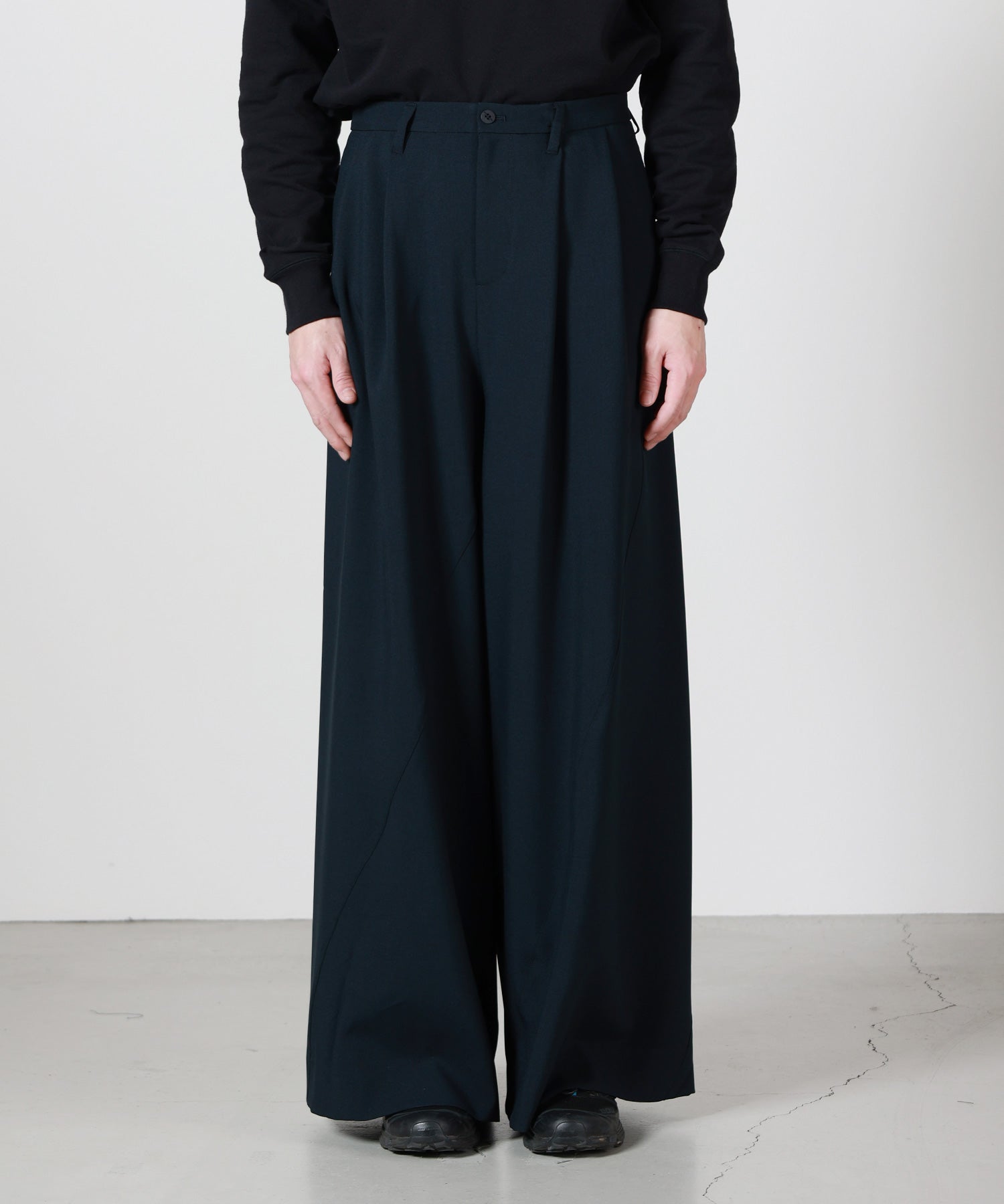 yoshio kubo(ヨシオクボ)】 TWIST SLACKS｜PARIGOT ONLINE（パリゴ