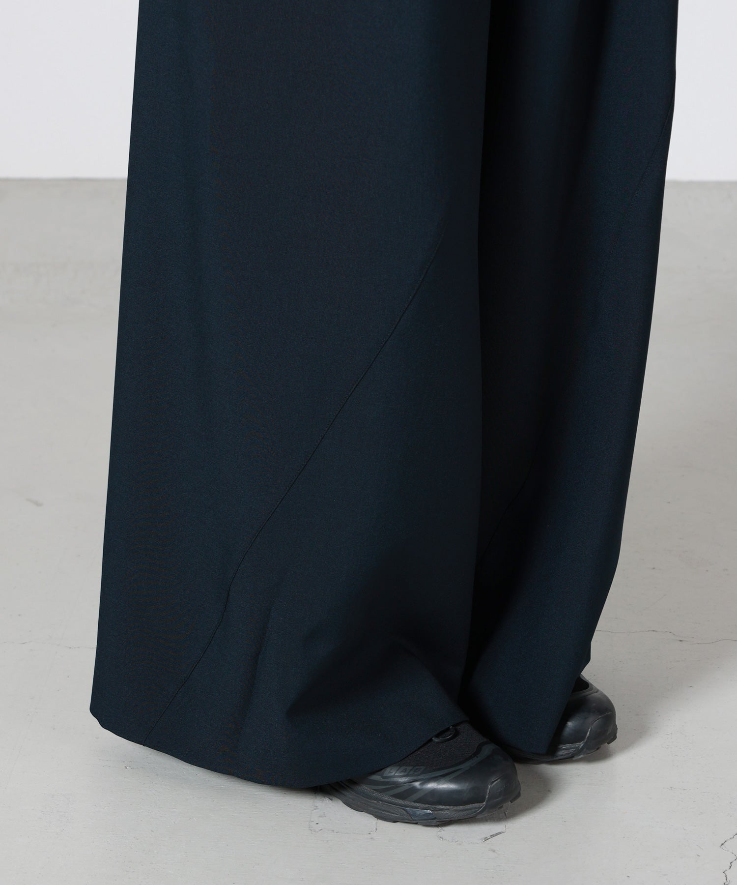 yoshio kubo(ヨシオクボ)】 TWIST SLACKS｜PARIGOT ONLINE（パリゴ