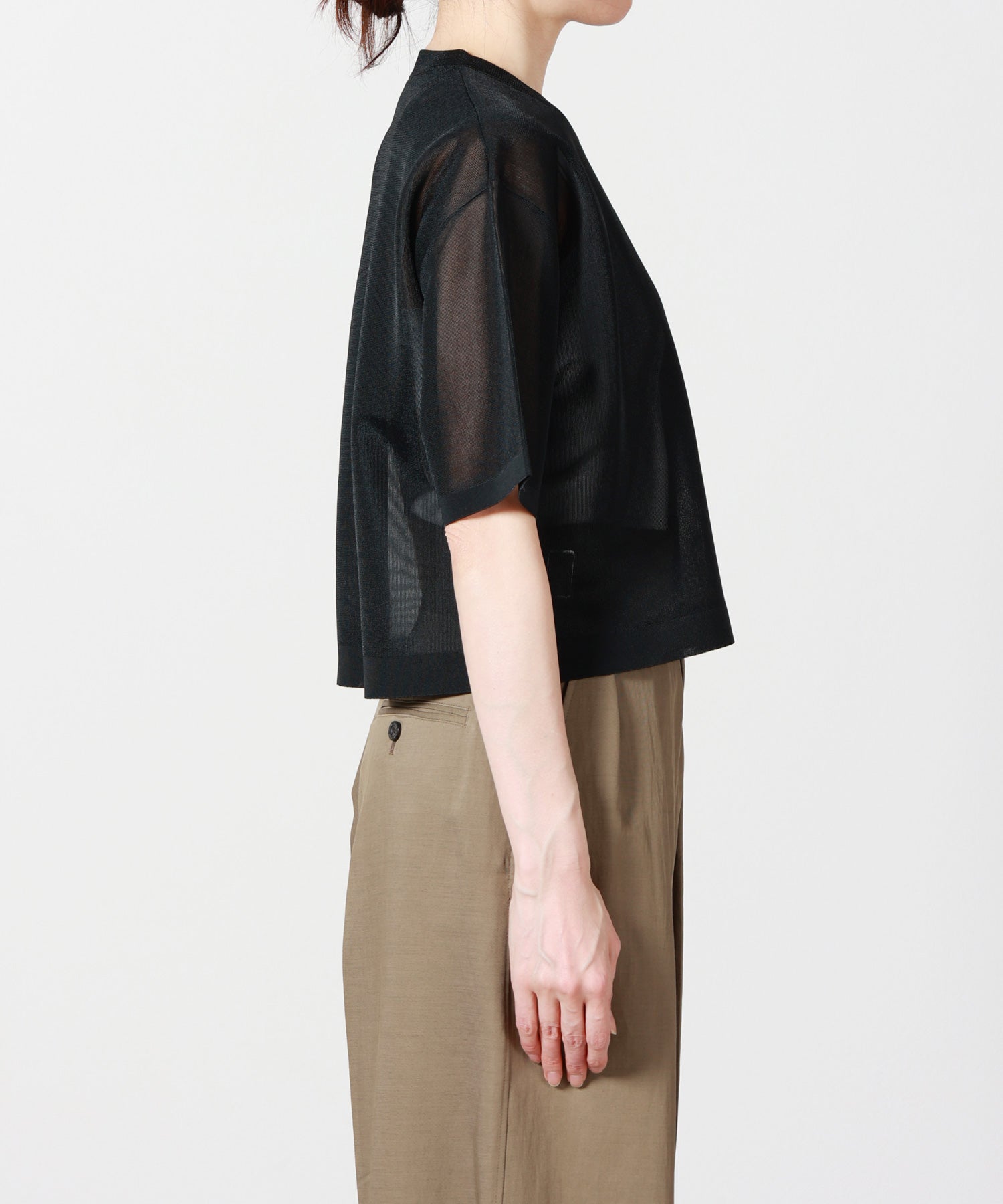 HYKE(ハイク)】 SHEER CROPPED CREW NECK KNIT｜PARIGOT ONLINE