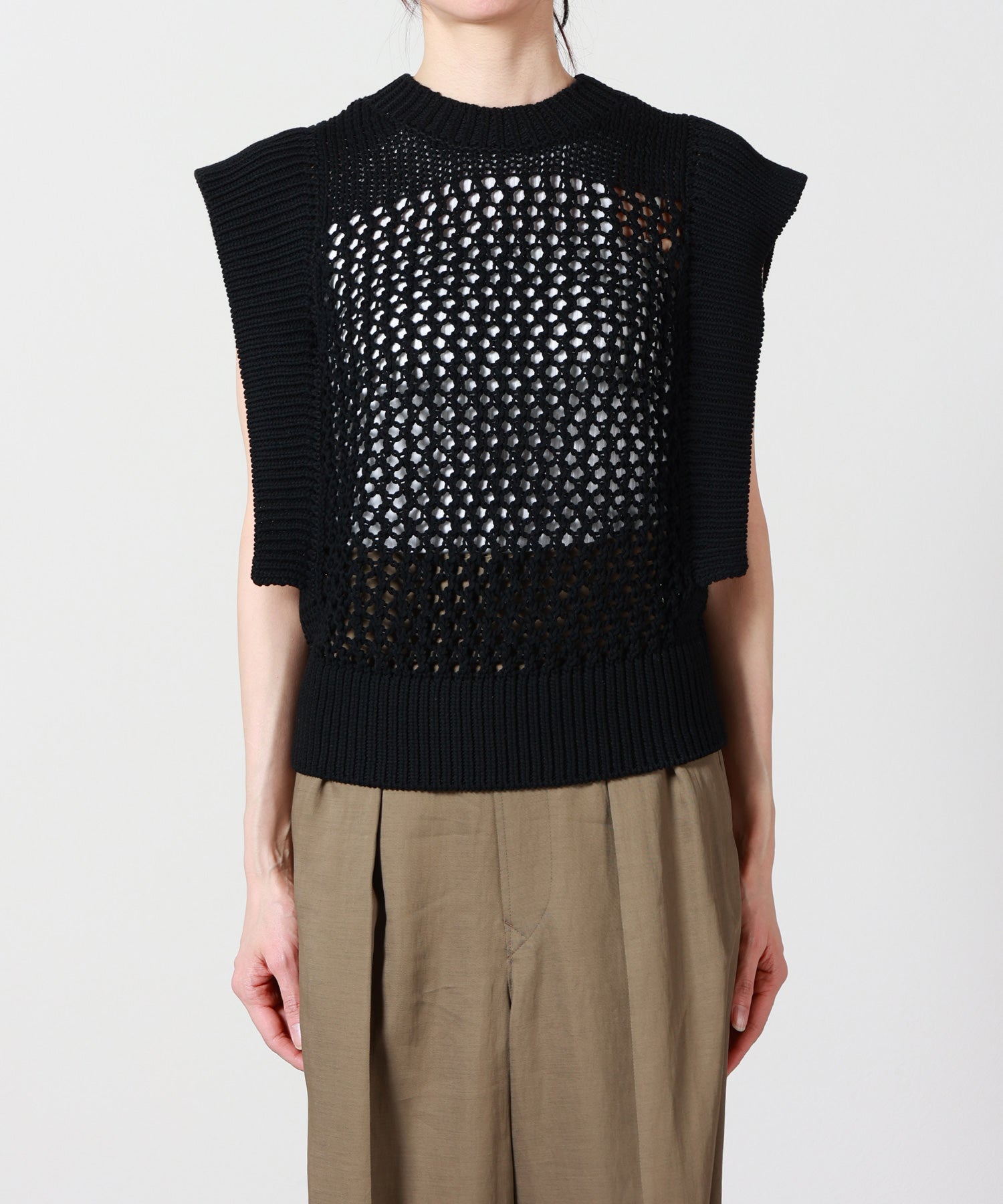 HYKE(ハイク)】 CROCHET SLEEVELESS KNIT｜PARIGOT ONLINE（パリゴ