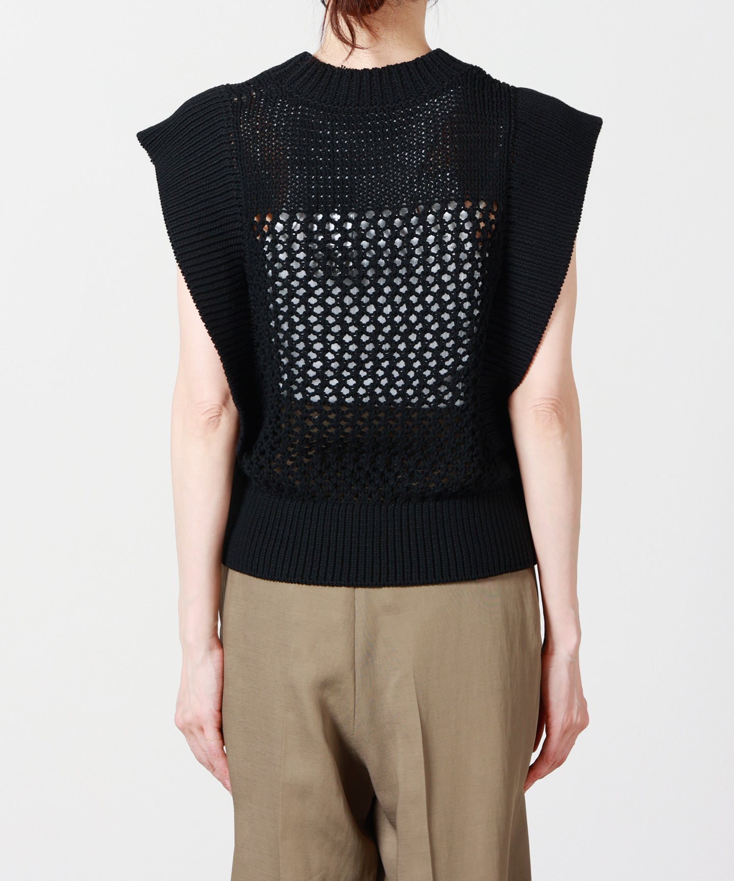 HYKE(ハイク)】 CROCHET SLEEVELESS KNIT｜PARIGOT ONLINE（パリゴ