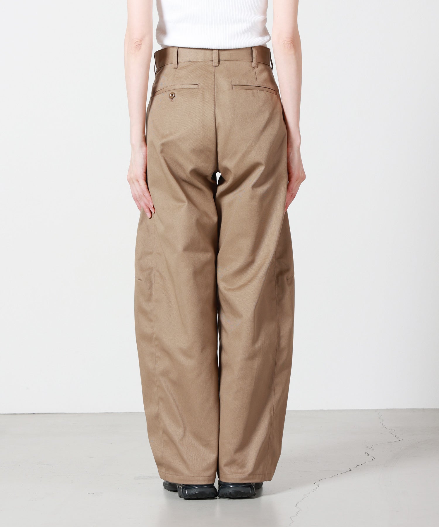HYKE(ハイク)】 《GENDERLESS》TC BARREL LEG WORK PANTS｜PARIGOT
