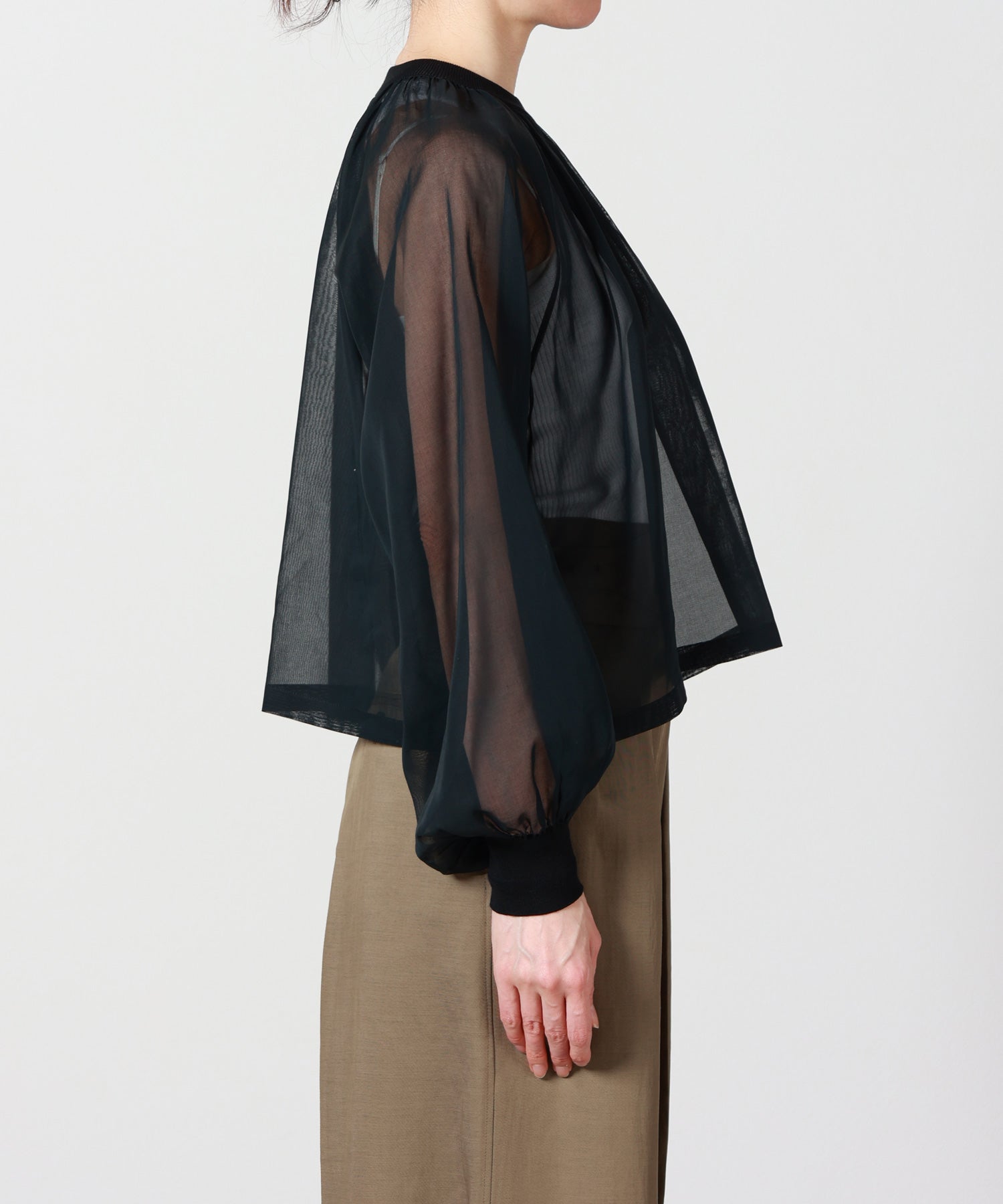 HYKE(ハイク)】 COTTON VOILE SHIRRED BLOUSE｜PARIGOT ONLINE（パリゴ