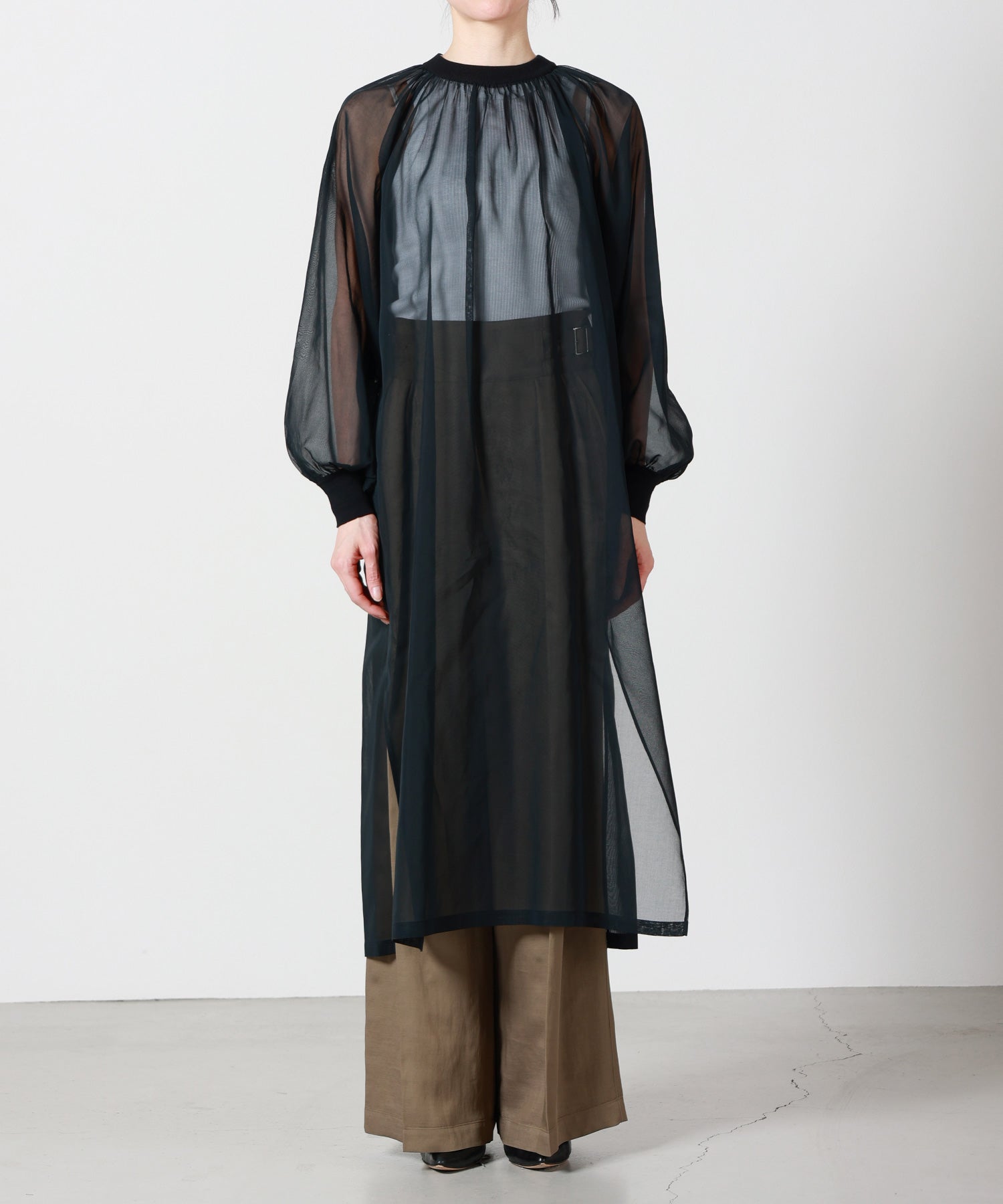HYKE(ハイク)】 COTTON VOILE SHIRRED DRESS｜PARIGOT ONLINE（パリゴ