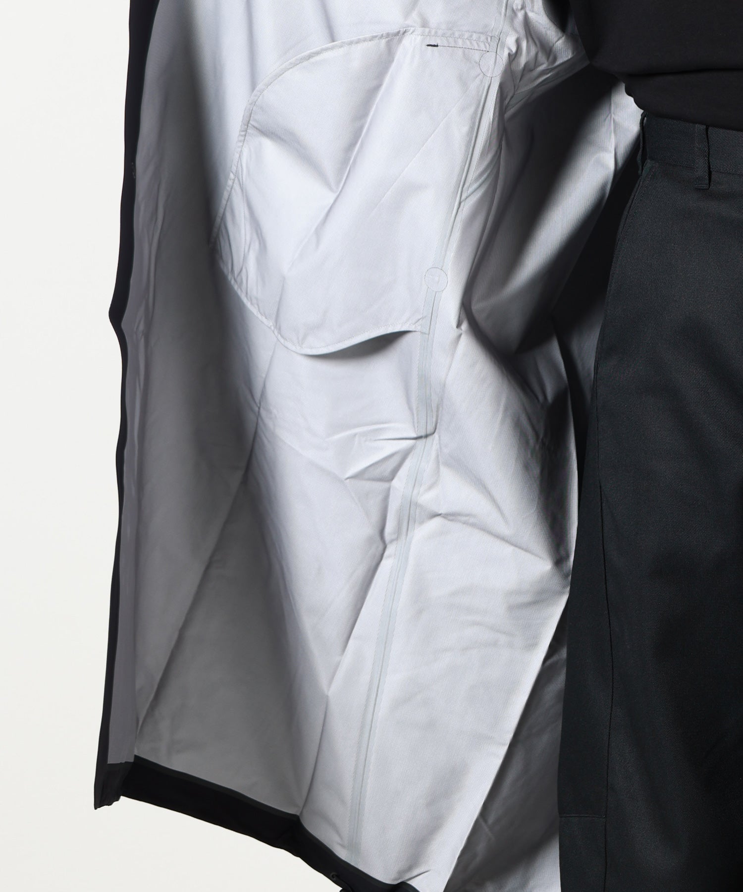 HYKE(ハイク)】 《GENDERLESS》PERTEX DESERT STORM COAT｜PARIGOT
