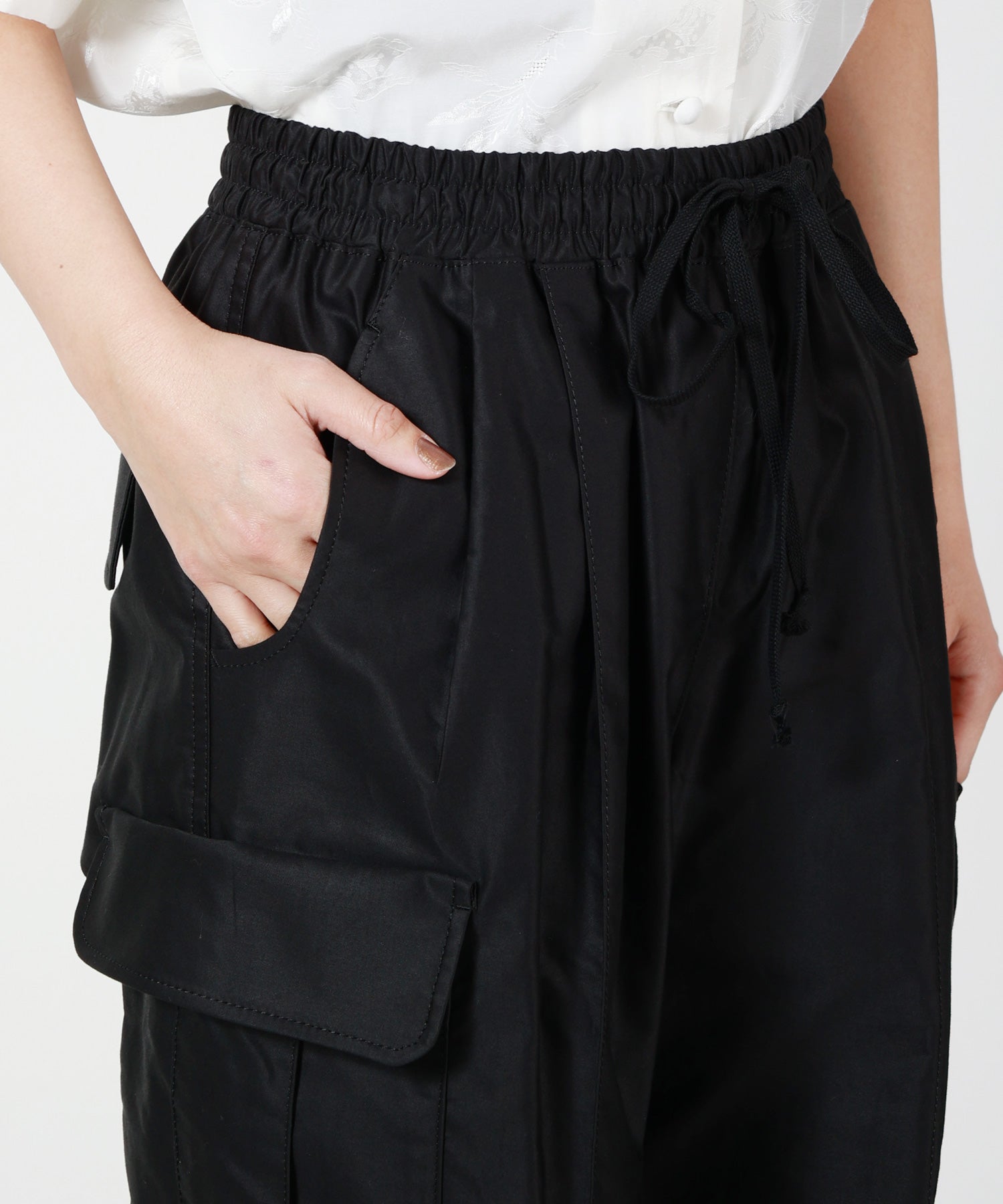 Mame Kurogouchi(マメ クロゴウチ)】 Cotton High Waisted Cargo