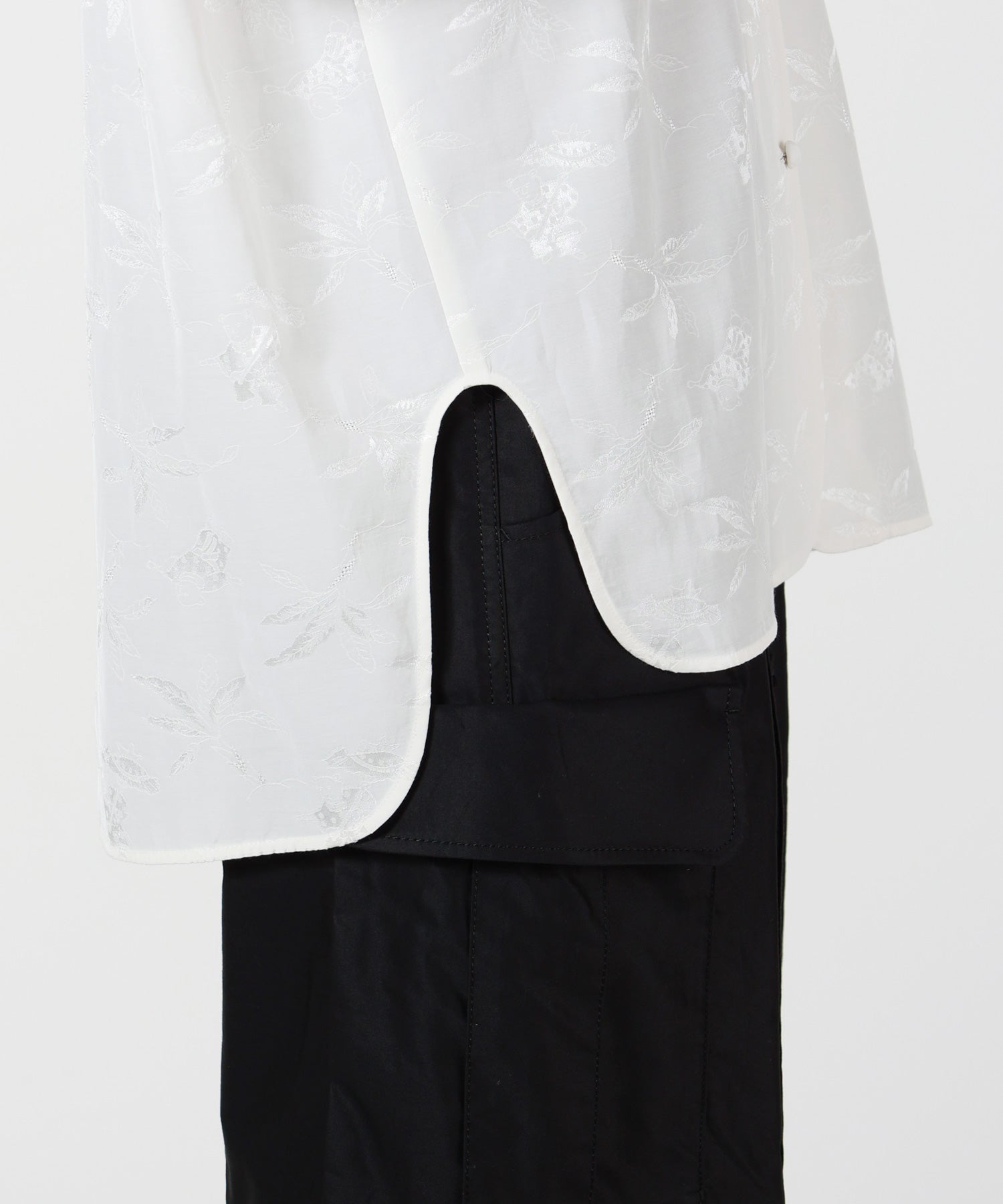 Mame Kurogouchi(マメ クロゴウチ)】 Karako Jacquard Open Collar