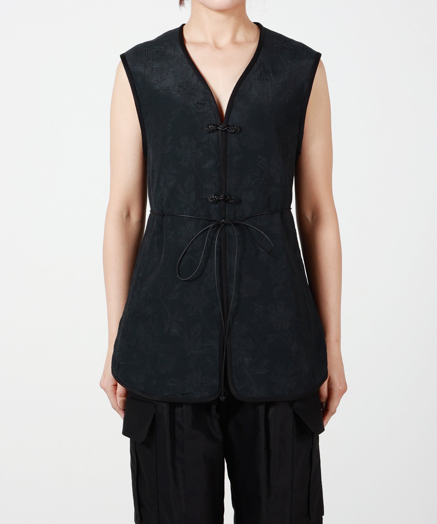 3/17まで Raised Jacquard Frog Button Vest Mame Kurogouchi マメ クロゴウチ｜Raised Jacquard Frog Button Vest