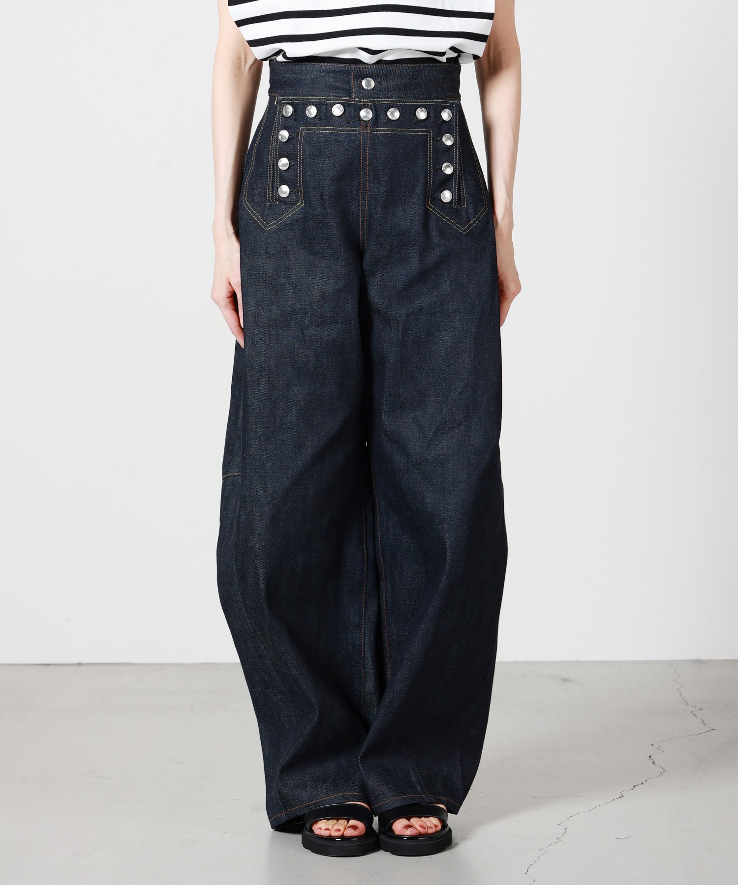 HYKE(ハイク)】 SAILOR BARREL LEG DENIM PANTS｜PARIGOT ONLINE