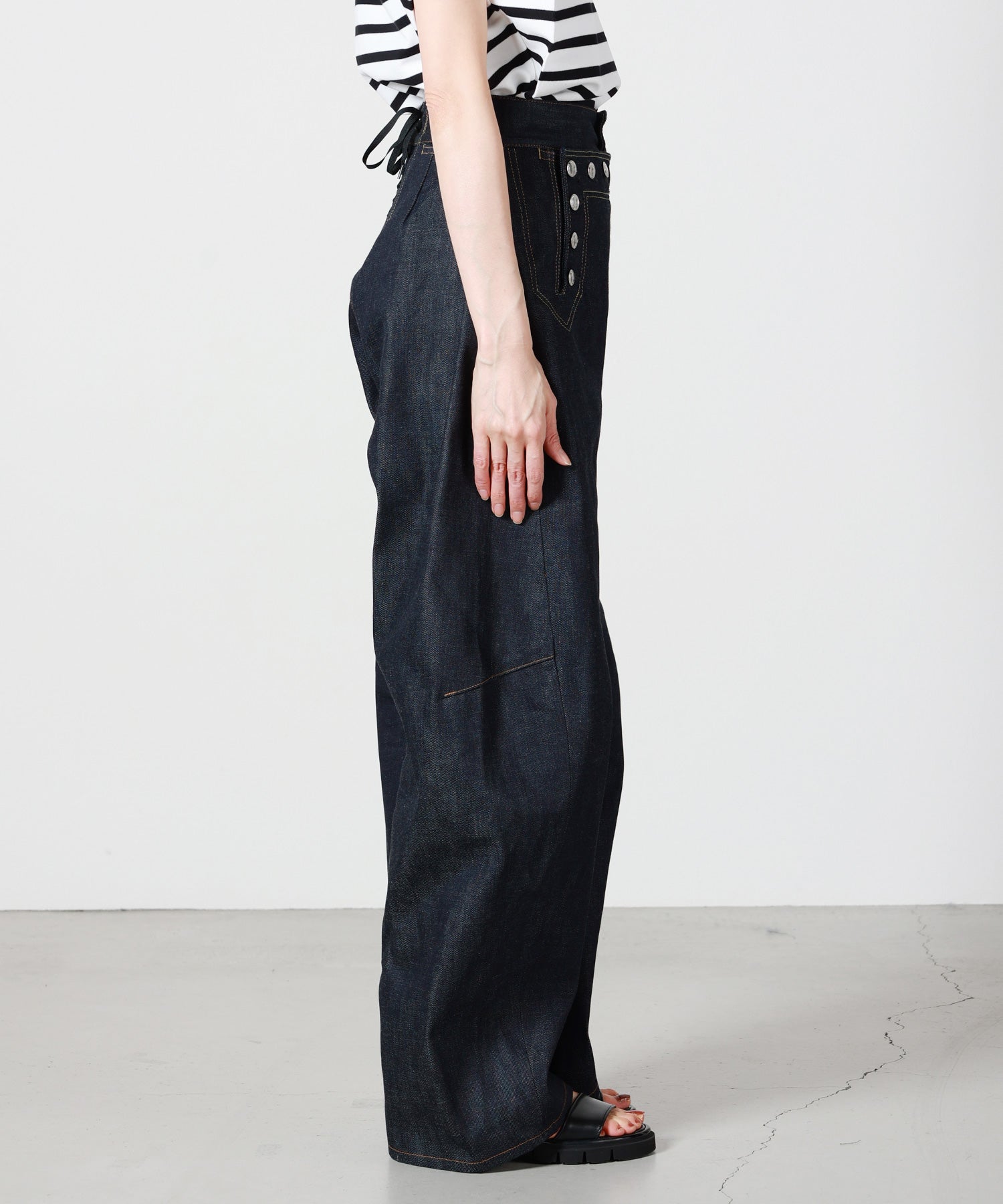 HYKE(ハイク)】 SAILOR BARREL LEG DENIM PANTS｜PARIGOT ONLINE