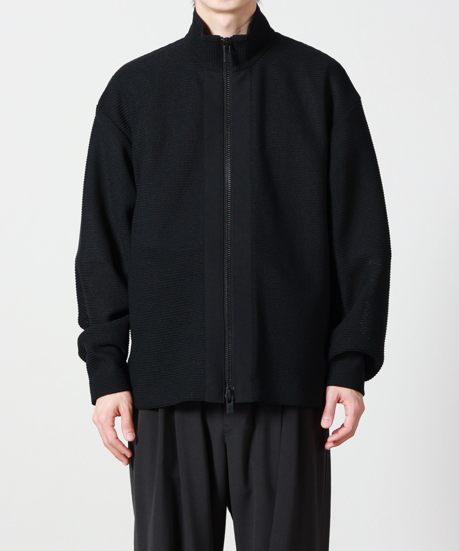 CFCL(シーエフシーエル)】 WAFFLE LUCENT STAND COLLAR ZIP BLOUSON