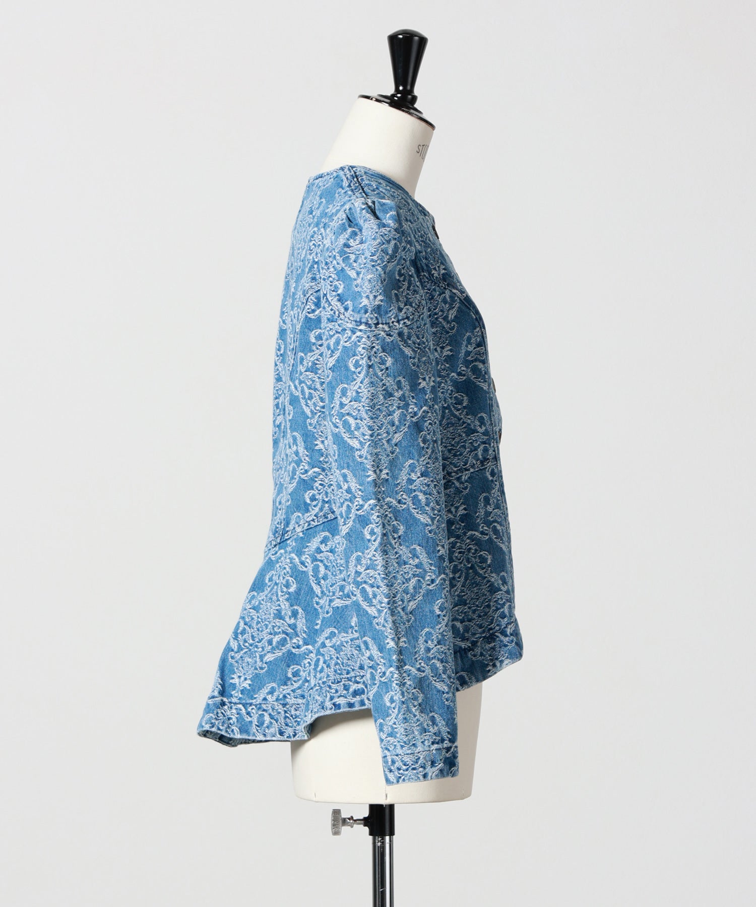 FETICO(フェティコ)】 DAMASK PRINT DENIM PEPLUM JACKET｜PARIGOT