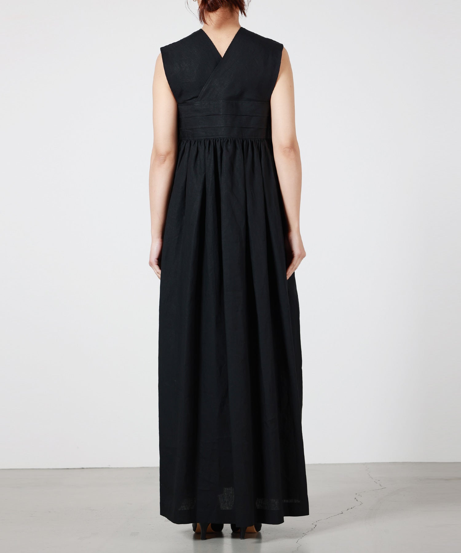 HYKE(ハイク)】 LINEN MAXI DRESS｜PARIGOT ONLINE（パリゴオンライン）