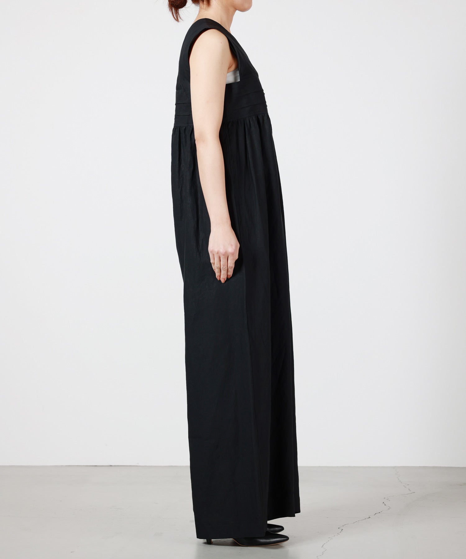 HYKE(ハイク)】 LINEN JUMPSUIT｜PARIGOT ONLINE（パリゴオンライン）