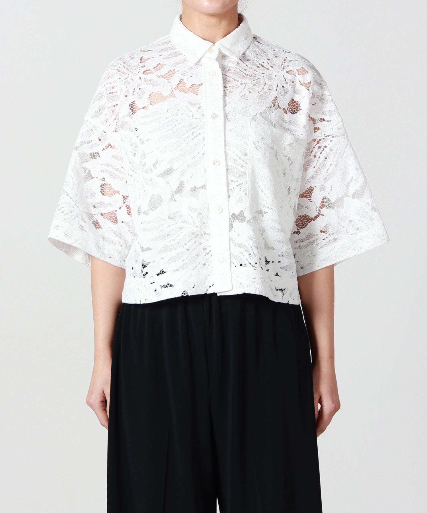 SACRA(サクラ)】 LEAF RASCHEL LACE CROPPED SHIRT｜PARIGOT ONLINE