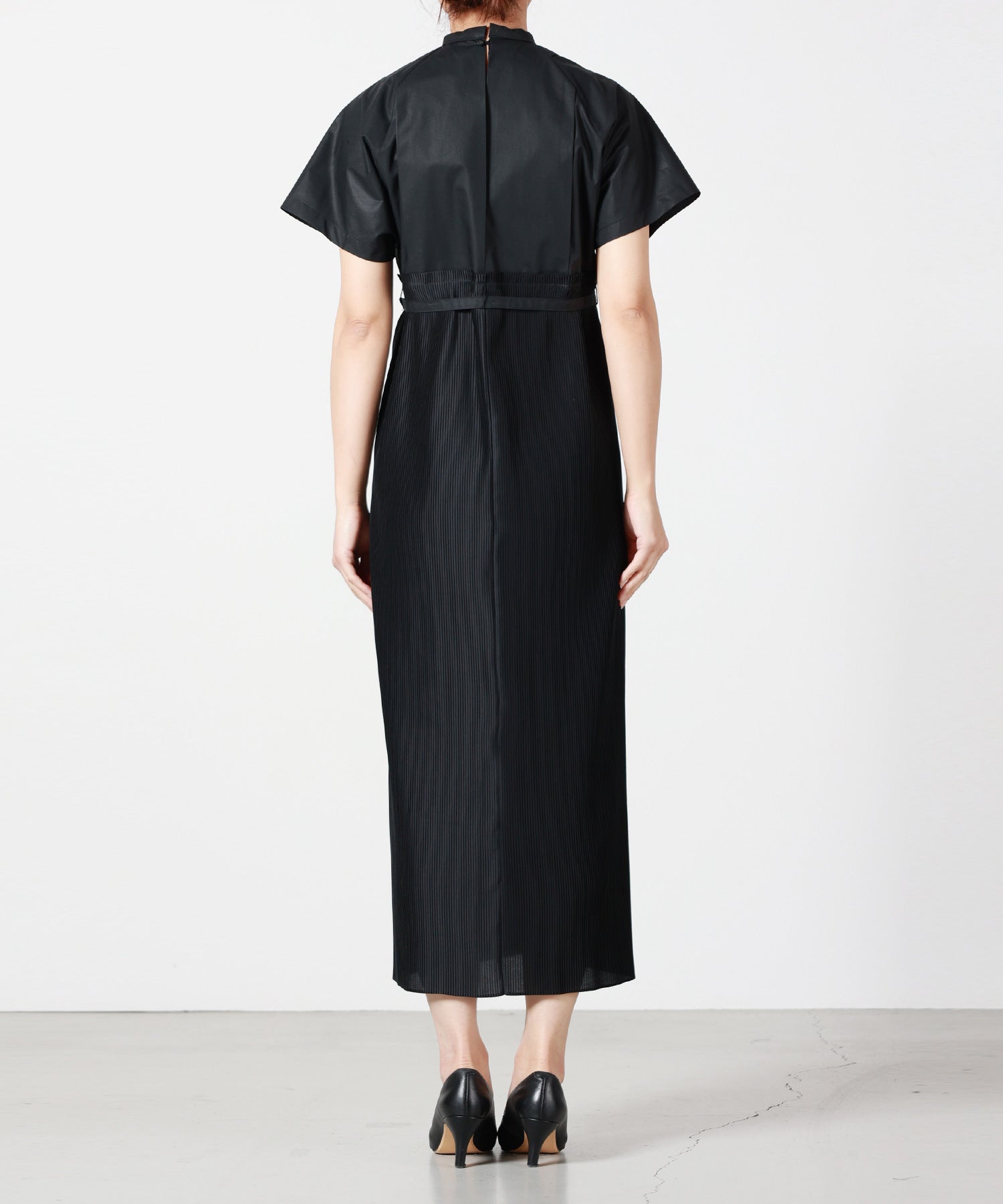 TELMA(テルマ)】 PLEATS DOCKING DRESS|PARIGOT ONLINE(パリゴ TELMA(テルマ)】 PLEATS DOCKING DRESS|PARIGOT ONLINE(パリゴ