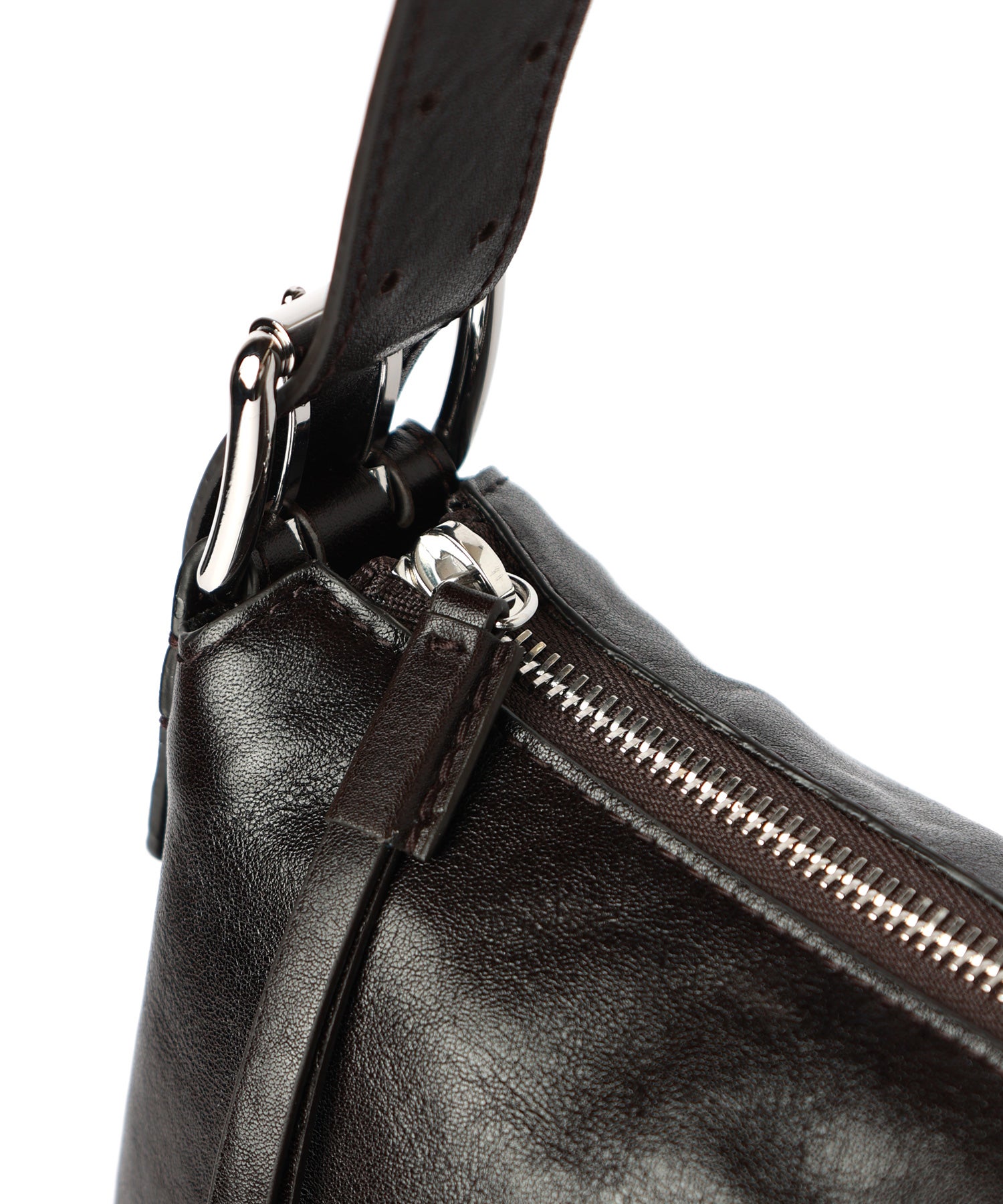 LEMAIRE(ルメール)】 BELTED BAGUETTE BAG IN LEATHER｜PARIGOT ONLINE