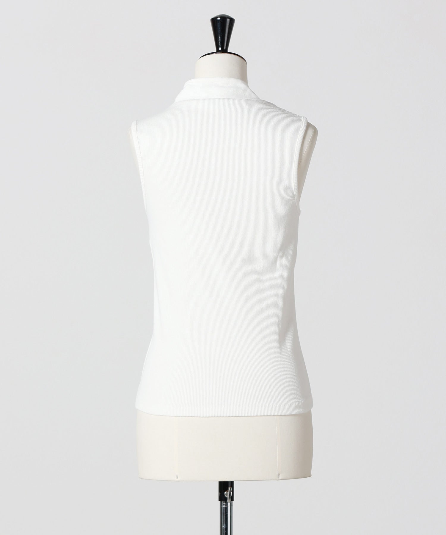 LEMAIRE(ルメール)】 ASYMMETRICAL FITTED TOP｜PARIGOT ONLINE