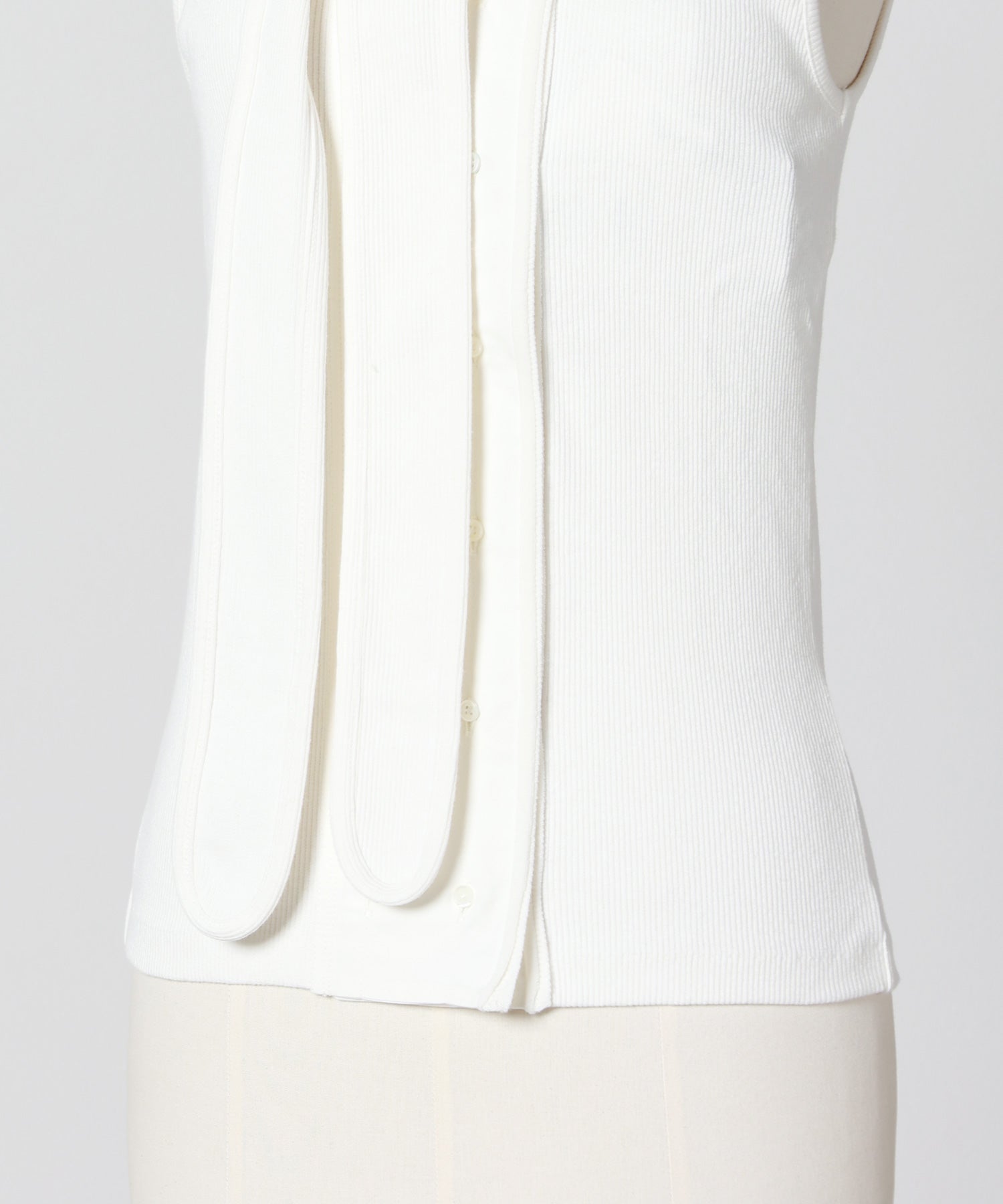 LEMAIRE(ルメール)】 ASYMMETRICAL FITTED TOP｜PARIGOT ONLINE