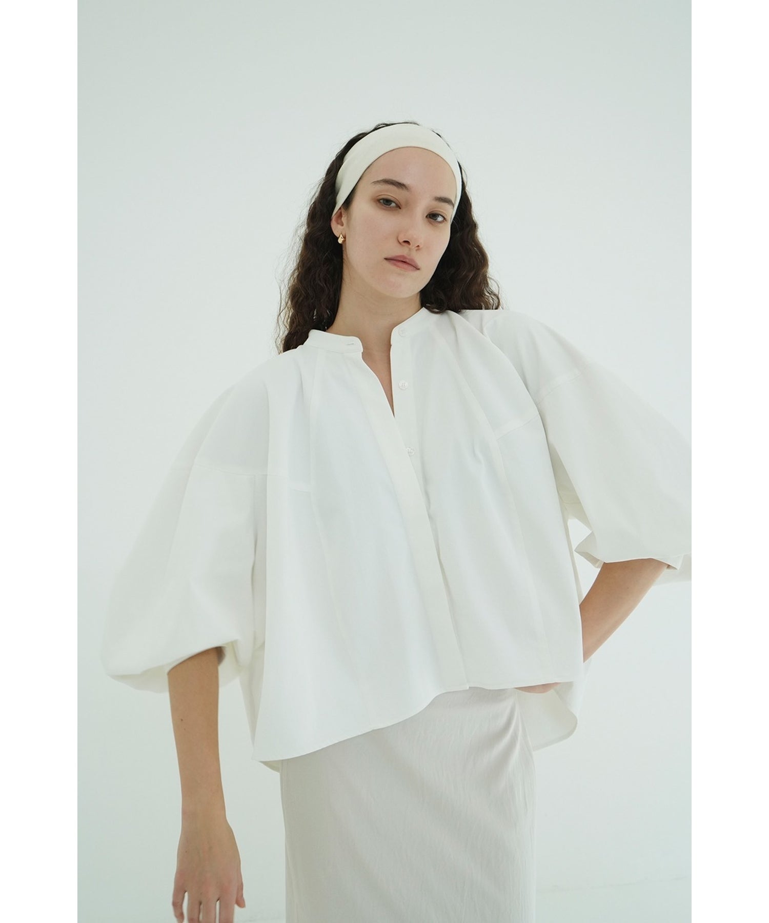 CLANE(クラネ)】 VOLUME SLEEVE STAND NECK SHIRTS｜PARIGOT ONLINE