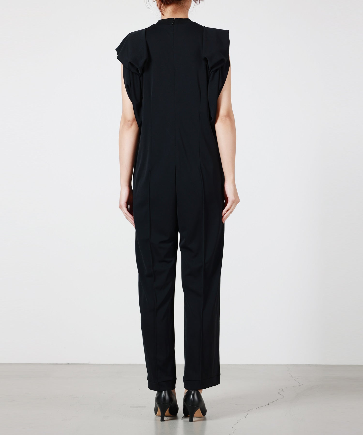 TOGA PULLA(トーガプルラ)】 ROLL SLEEVE JUMPSUITS｜PARIGOT ONLINE