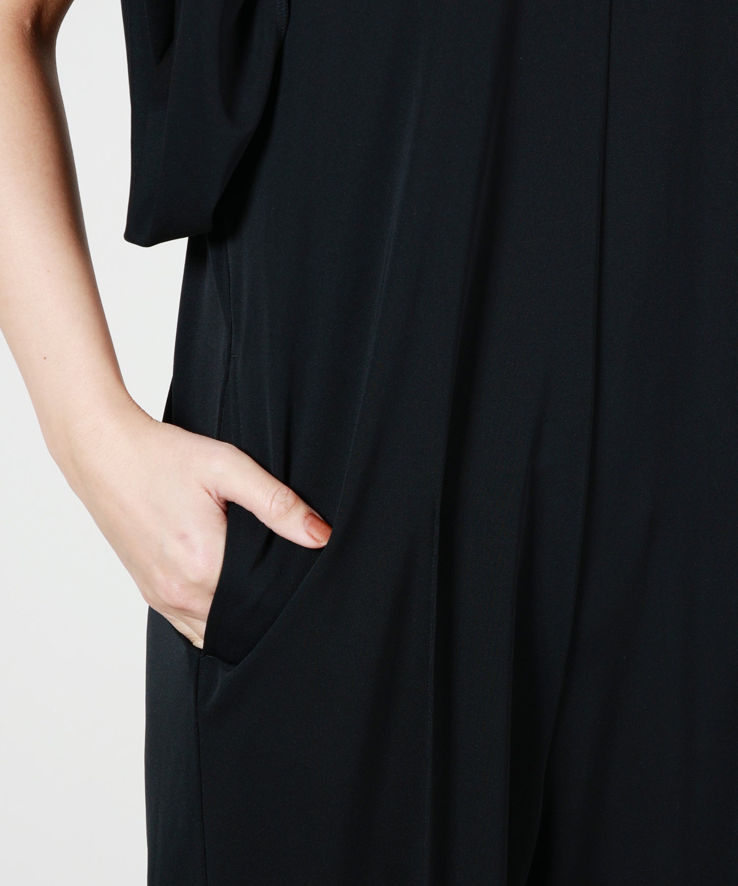 TOGA PULLA(トーガプルラ)】 ROLL SLEEVE JUMPSUITS｜PARIGOT ONLINE