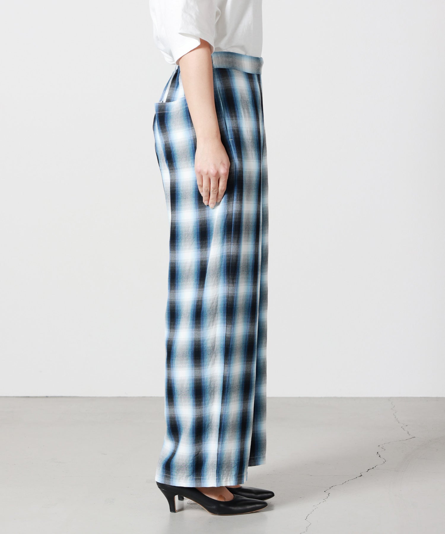 PHEENY(フィーニー)】 Rayon Ombre Check Gathered Pants｜PARIGOT