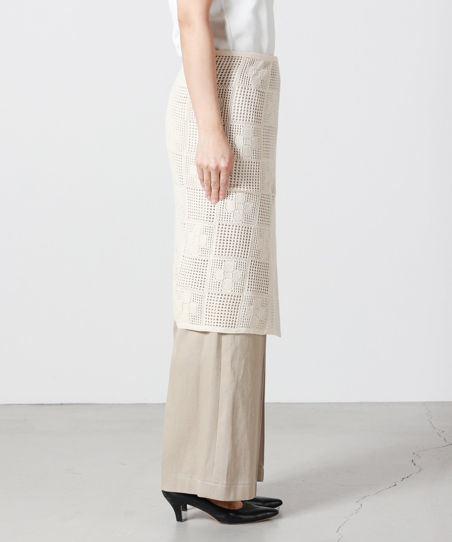 PHEENY(フィーニー)】 Cotton Lace Stitch Apron｜PARIGOT ONLINE