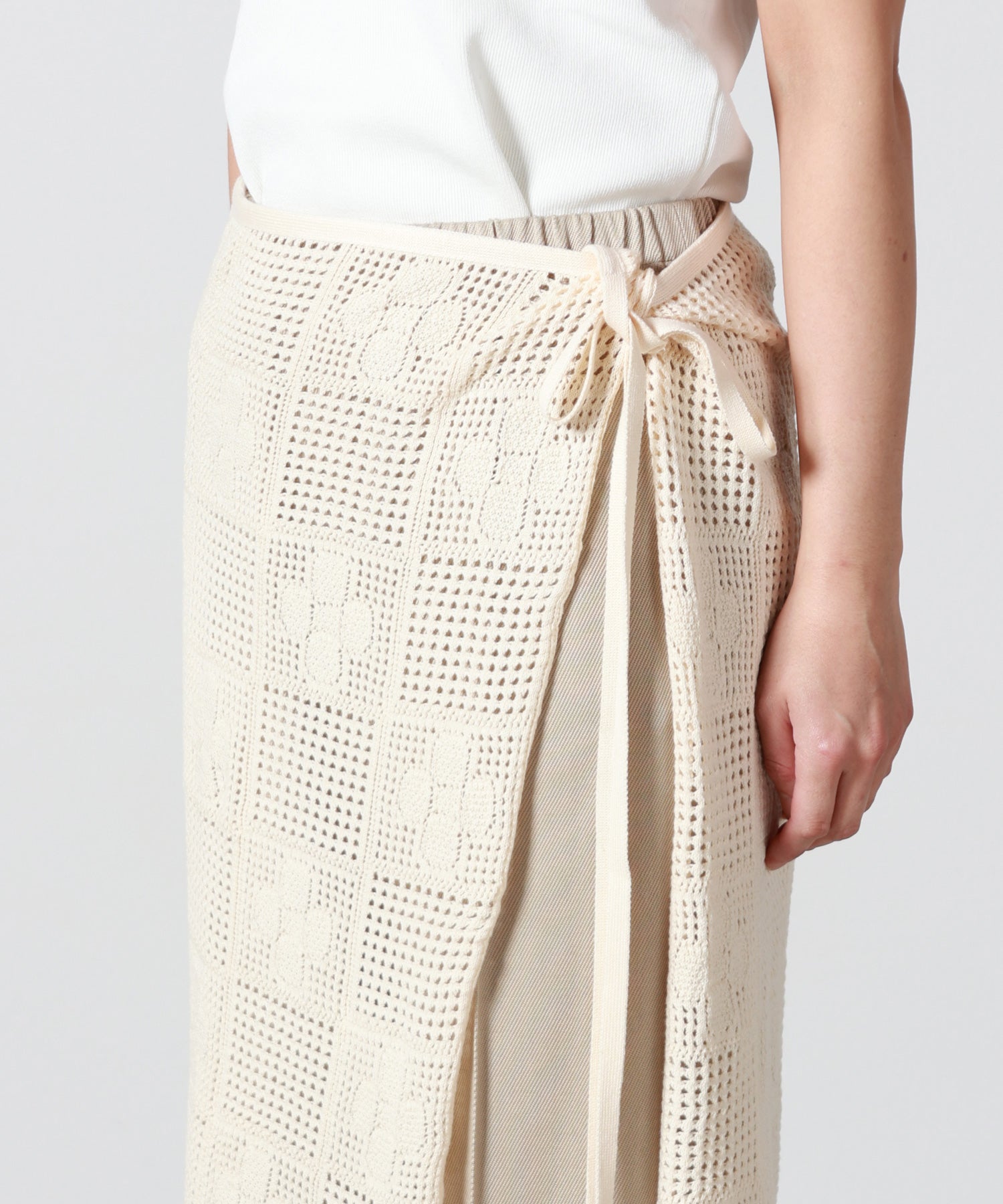 PHEENY(フィーニー)】 Cotton Lace Stitch Apron｜PARIGOT ONLINE