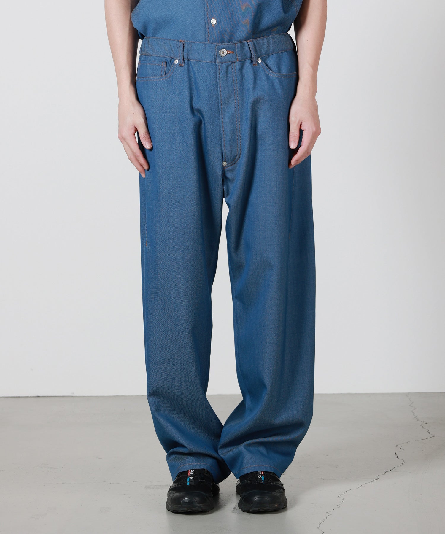 OVERCOAT(オーバーコート)】 DENIM PANTS IN BLUE DENIM｜PARIGOT