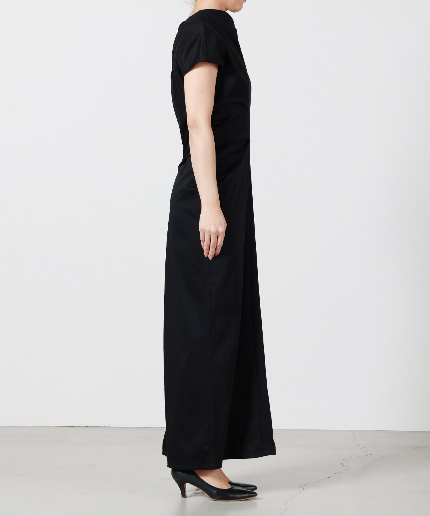 IHNN(イン)】 Whilffling Dress｜PARIGOT ONLINE（パリゴオンライン）