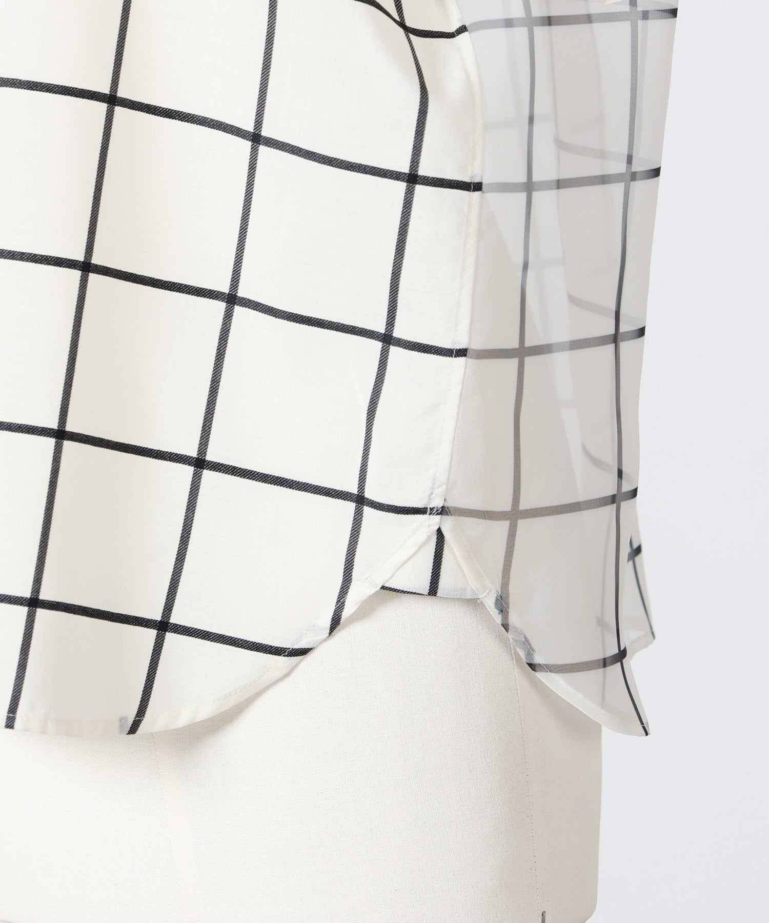 HYKE(ハイク)】 SHEER BACK WINDOWPANE SHORT SLV BLOUSE｜PARIGOT