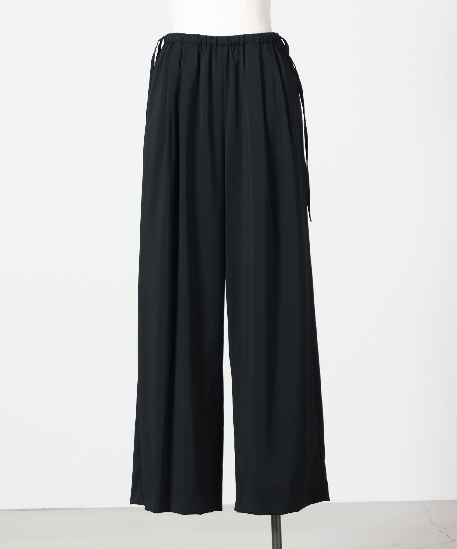 ENFOLD(エンフォルド)】 DRAWSTRING WIDE-PANTS｜PARIGOT ONLINE