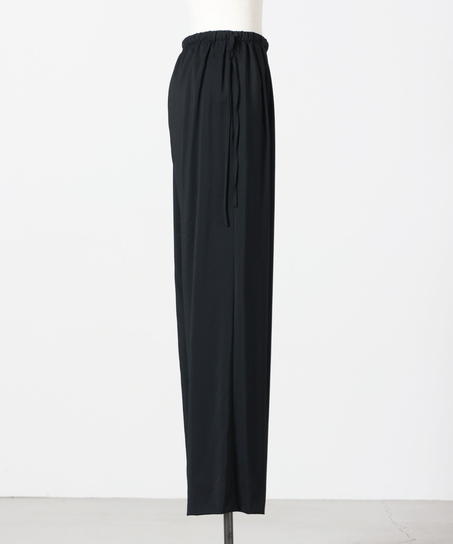 ENFOLD(エンフォルド)】 DRAWSTRING WIDE-PANTS｜PARIGOT ONLINE