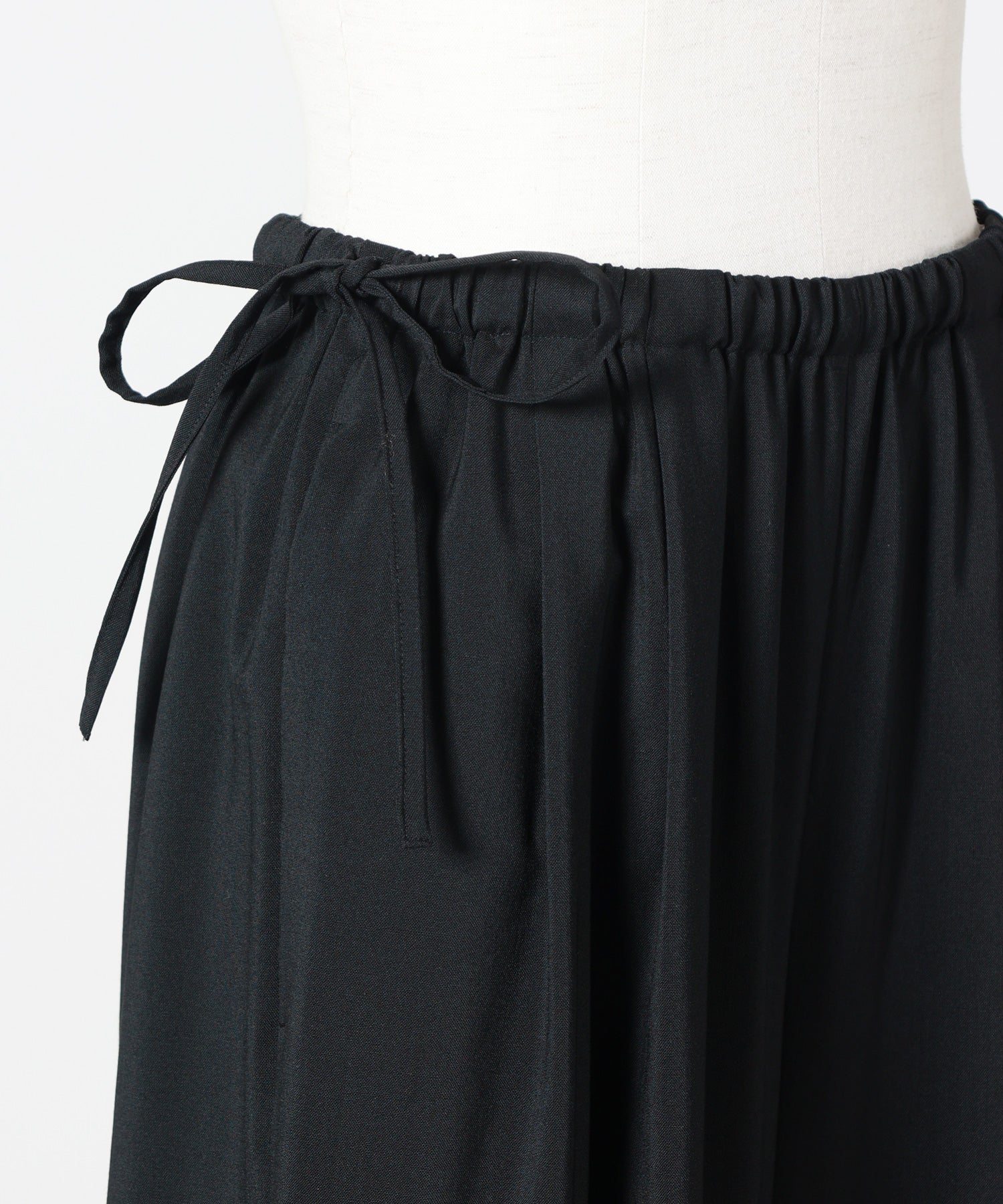 ENFOLD(エンフォルド)】 DRAWSTRING WIDE-PANTS｜PARIGOT ONLINE