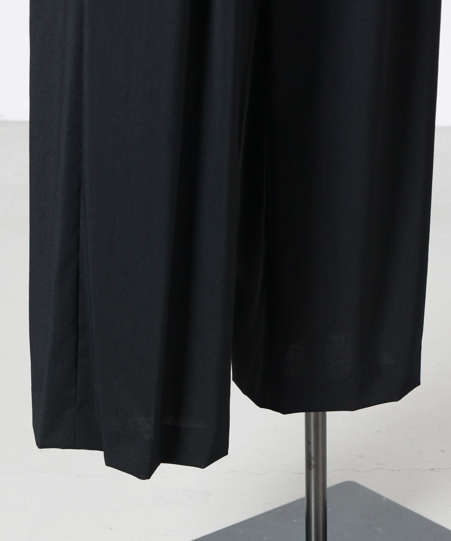 ENFOLD(エンフォルド)】 DRAWSTRING WIDE-PANTS｜PARIGOT ONLINE