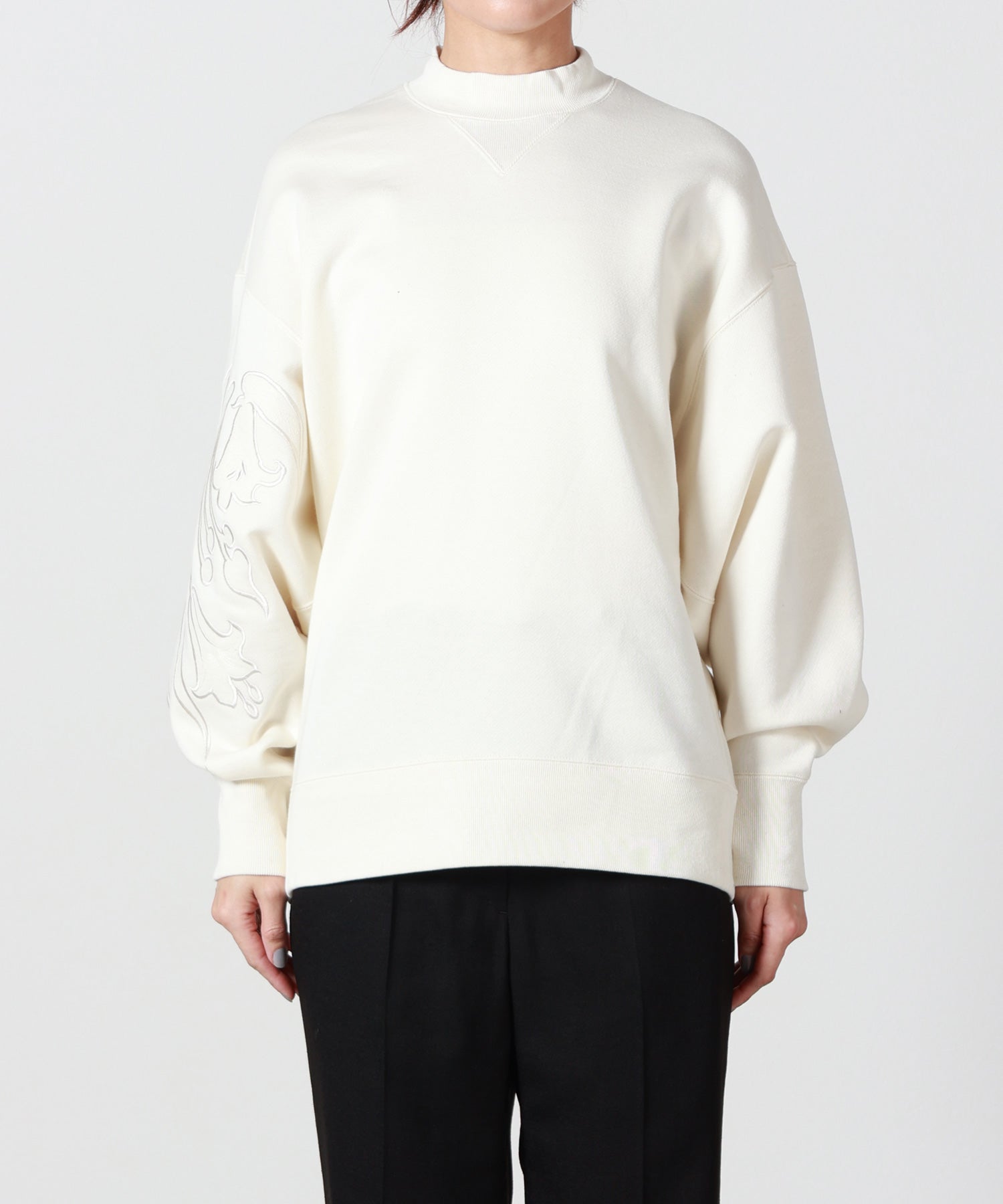 Mame Kurogouchi(マメ クロゴウチ)】 Floral Embroidery Oversized