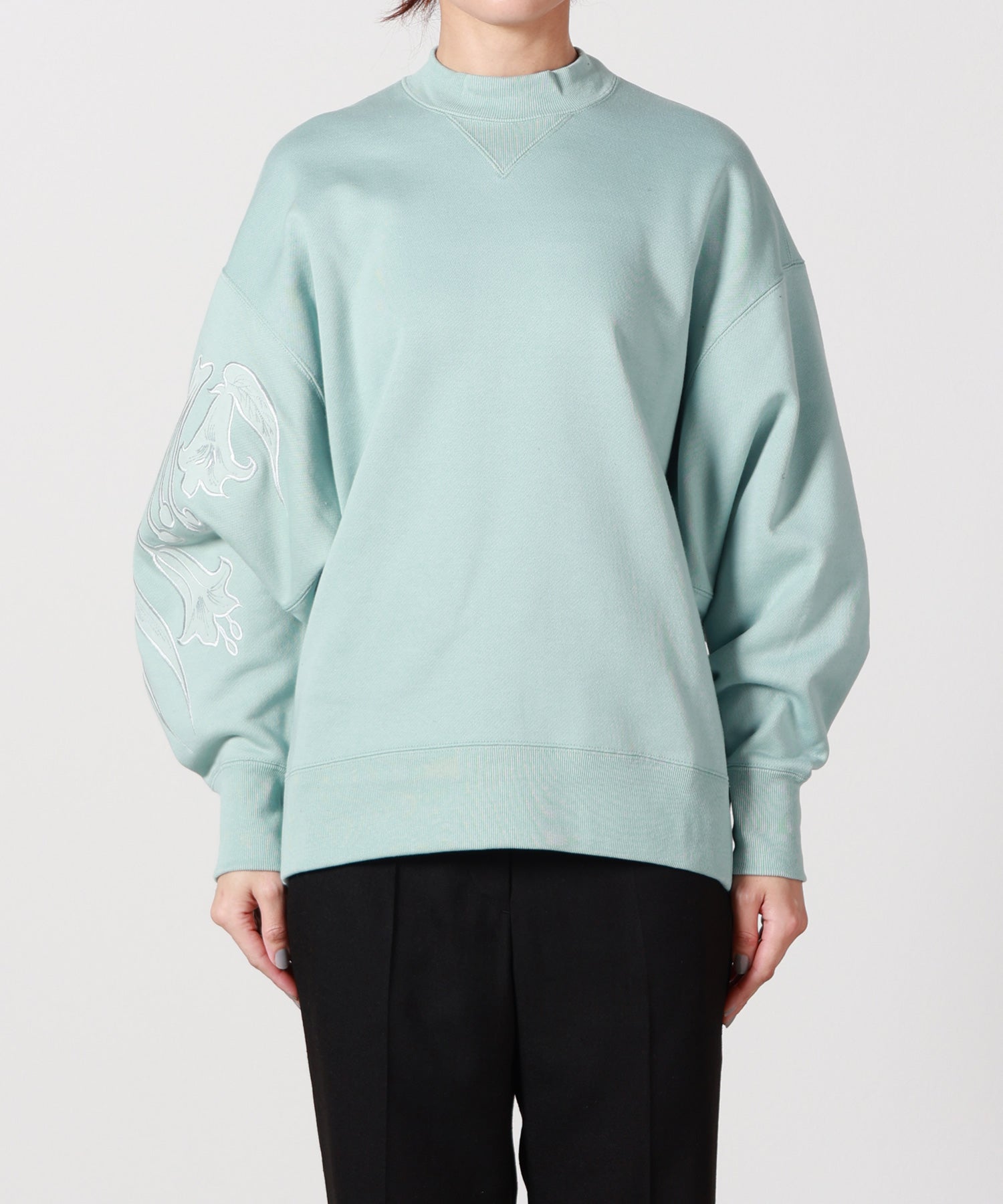 Mame Kurogouchi(マメ クロゴウチ)】 Floral Embroidery Oversized