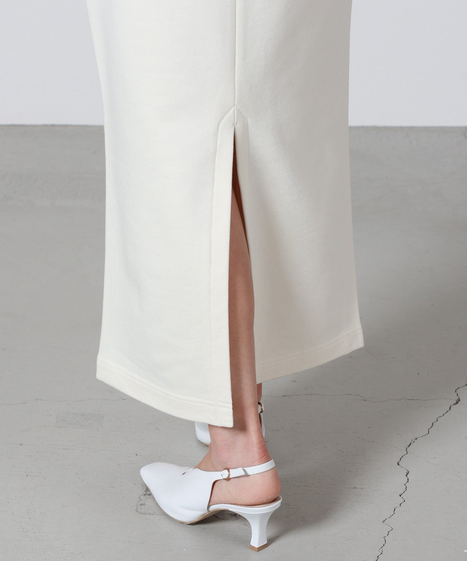 Mame Kurogouchi(マメ クロゴウチ)】 Floral Embroidery Sweat Skirt