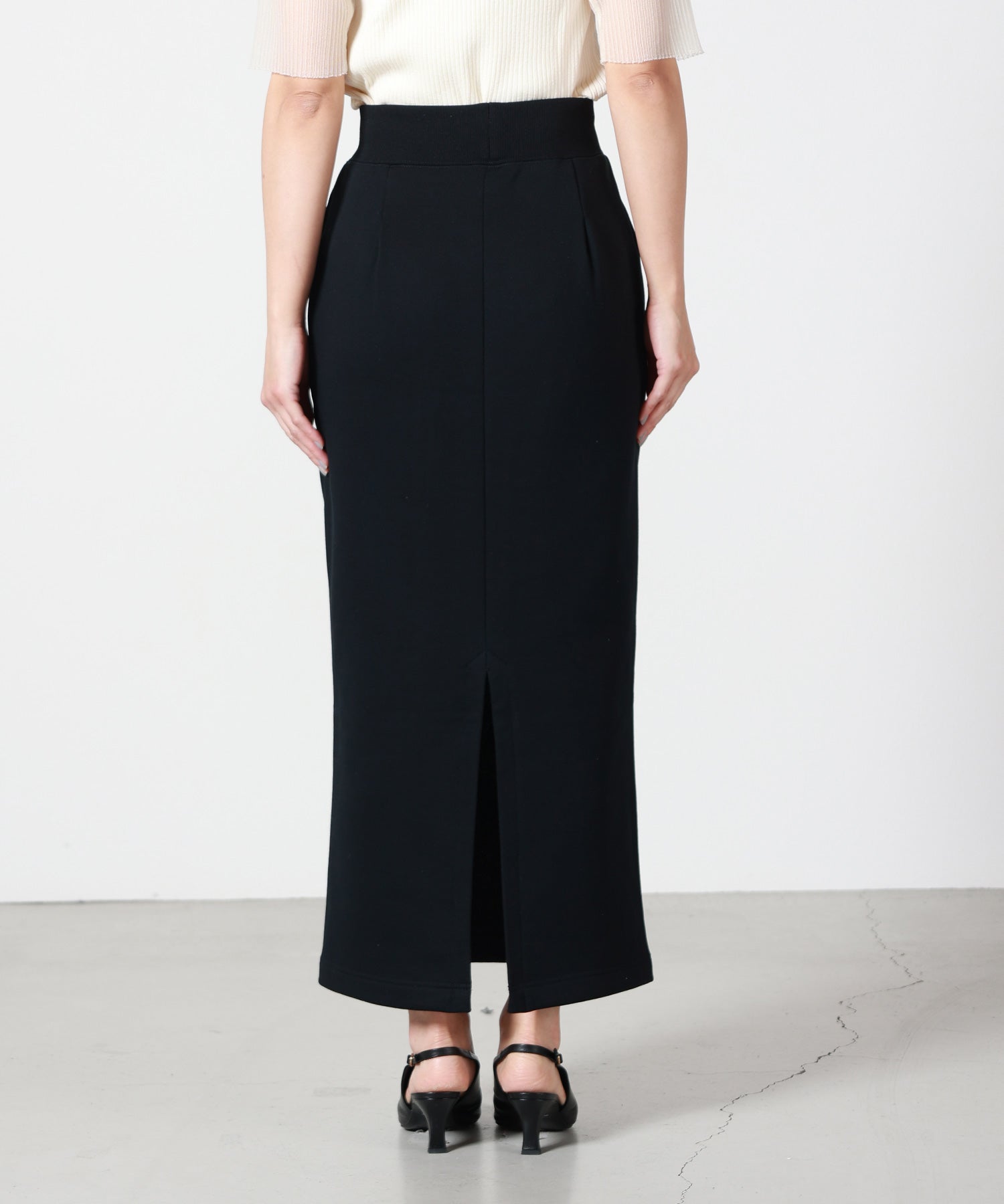 Mame Kurogouchi(マメ クロゴウチ)】 Floral Embroidery Sweat Skirt