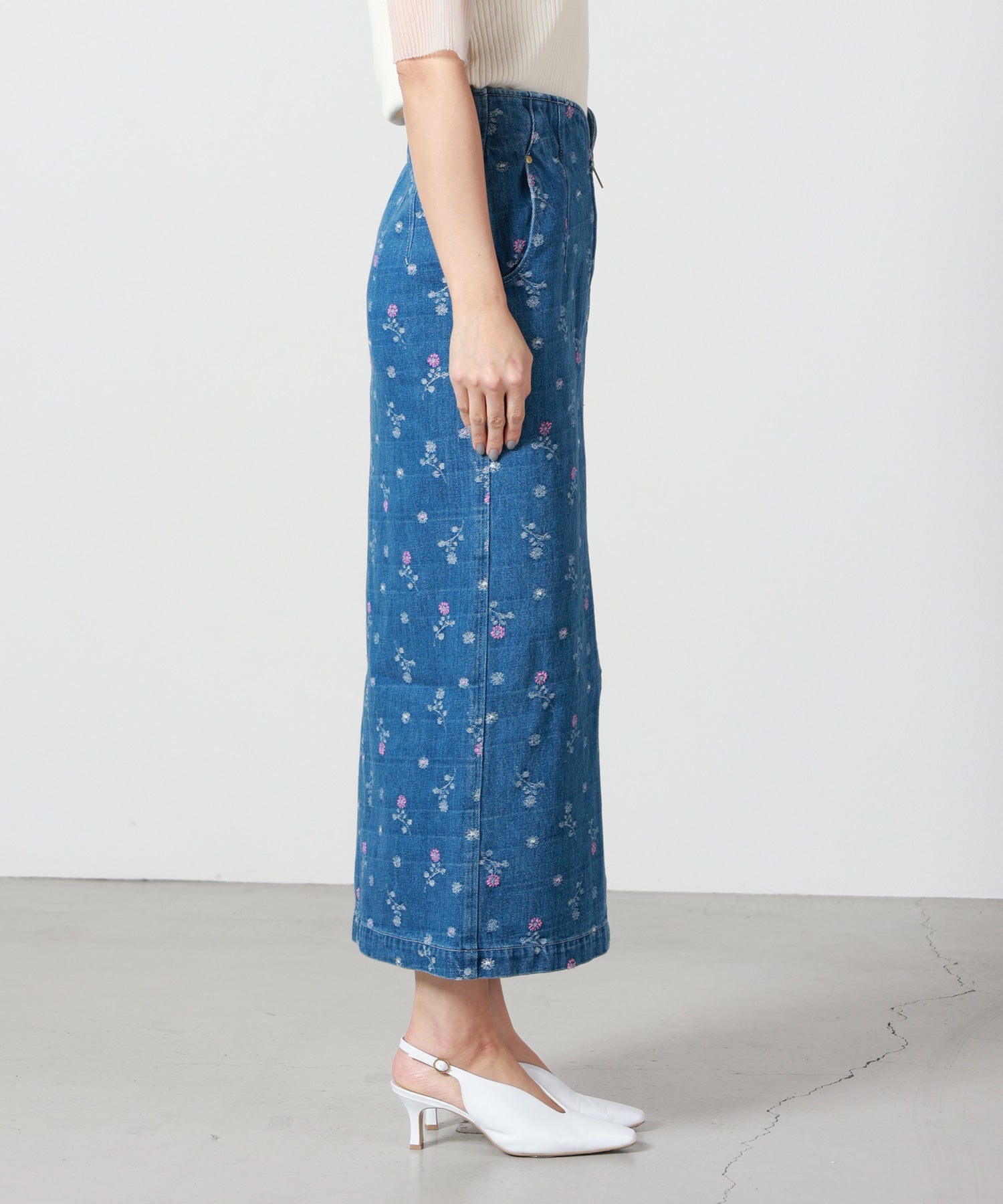専用品Mame Kurogouchi Trapeze Demin Skirt TELMA】 Embroidered Square Tops / 【Mame Kurogouchi】 Floral