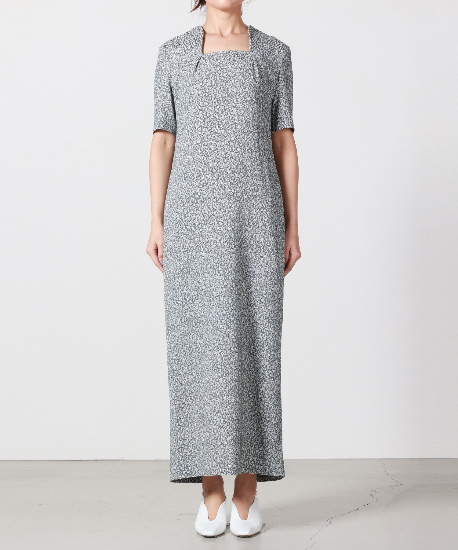 Mame Kurogouchi(マメ クロゴウチ)】 Floral Jacquard Square Neck