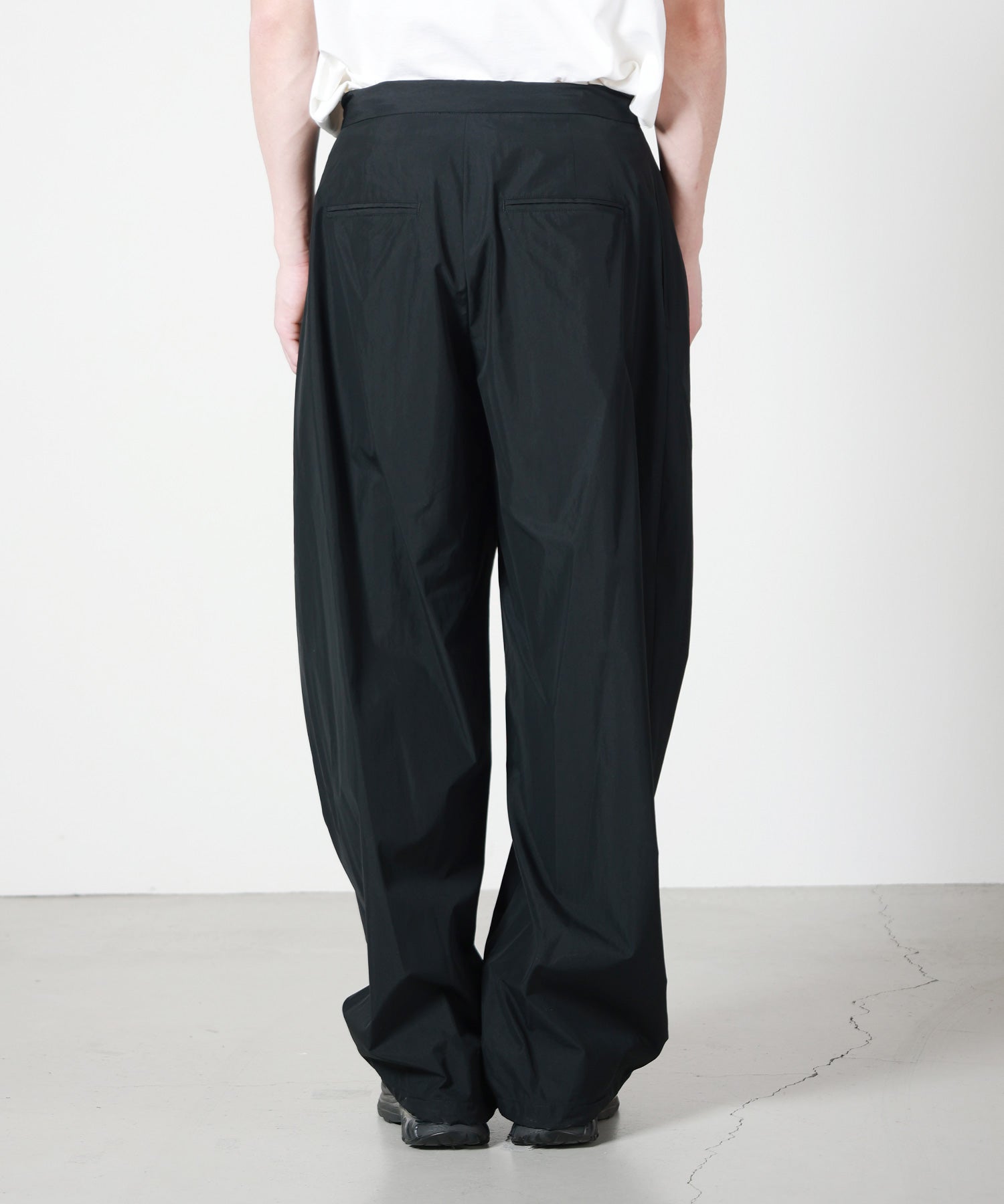 CINOH(チノ)】 DRAWSTRING WIDE TROUSERS｜PARIGOT ONLINE（パリゴ