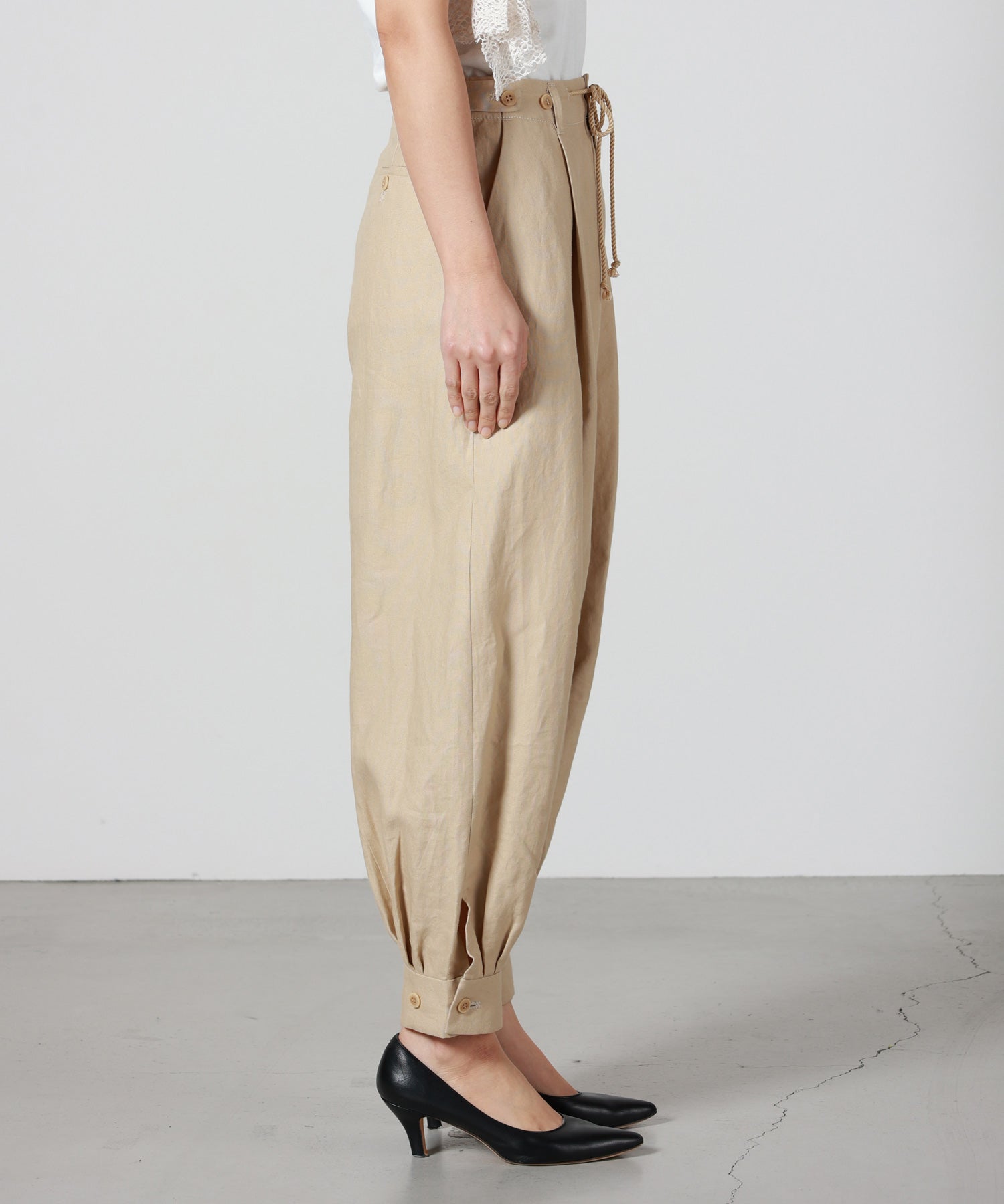 muller of yoshiokubo(ミュラーオブヨシオクボ)】 TUCK STITCHED PANTS
