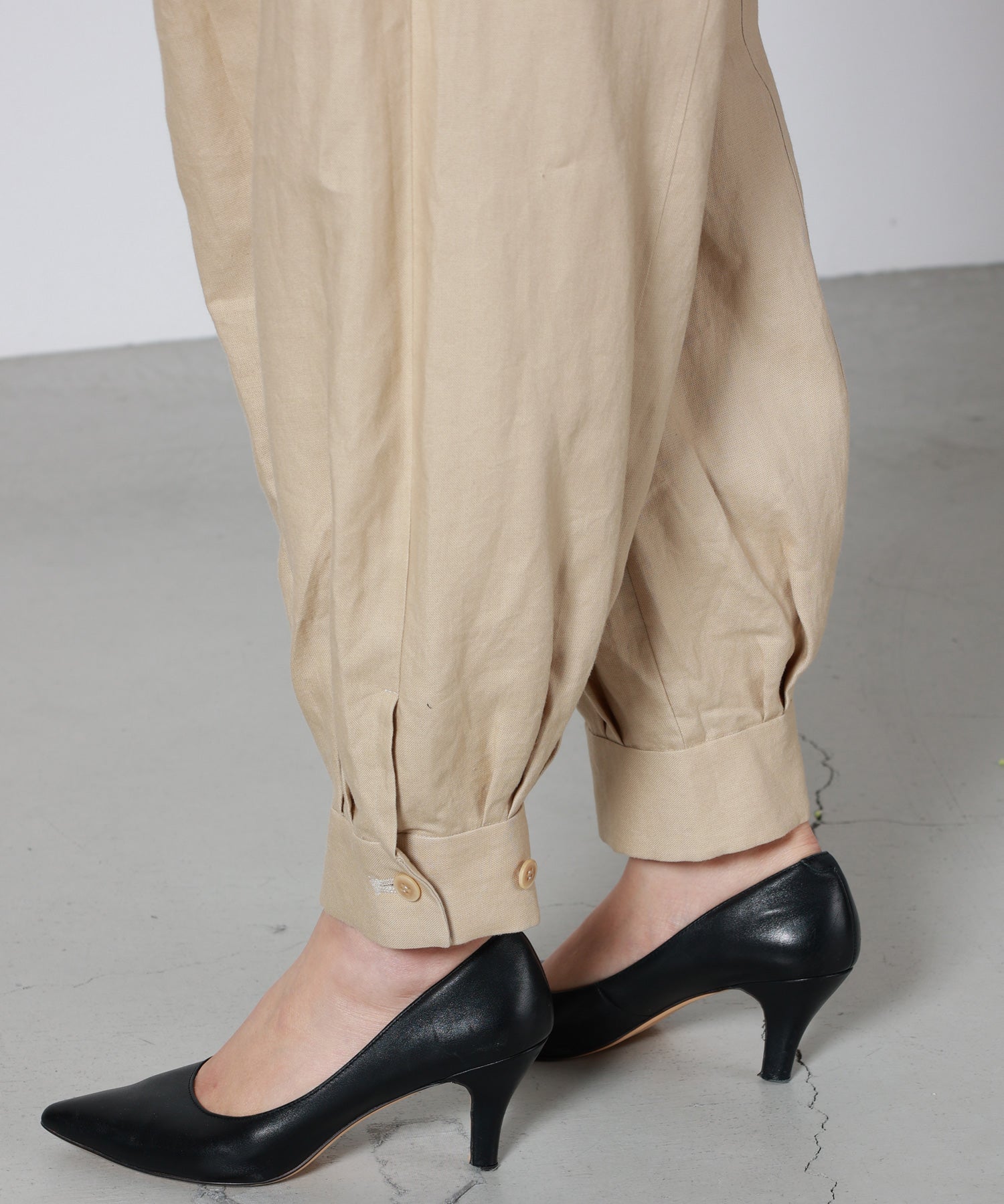 muller of yoshiokubo(ミュラーオブヨシオクボ)】 TUCK STITCHED PANTS